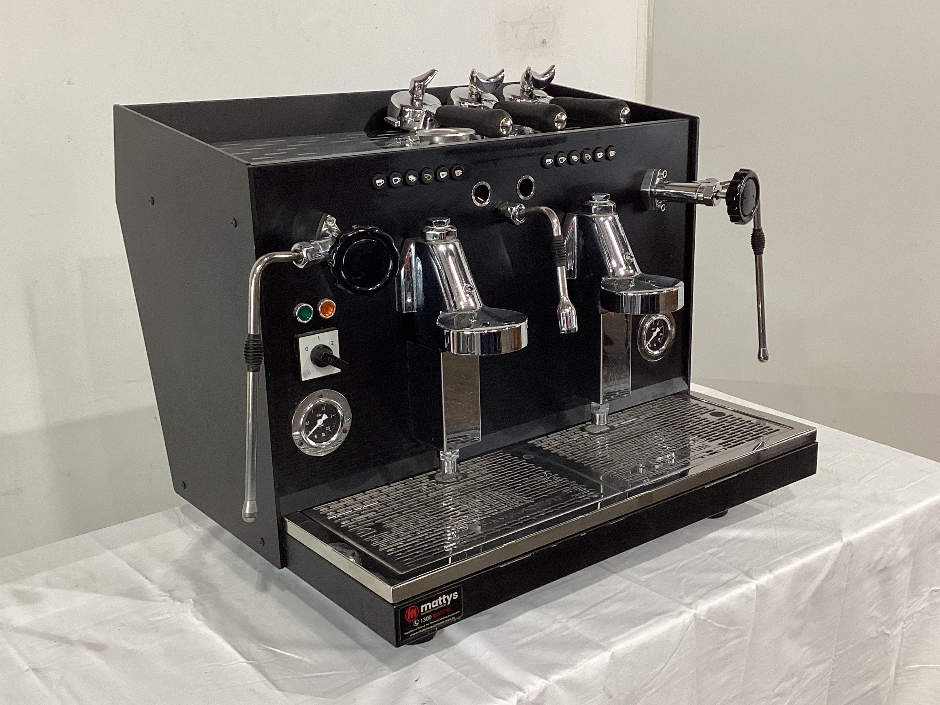 Brugnetti Guilia Manufactum 2 Group Commercial Espresso Machine for Cafes & Restaurants - Professional Coffee Maker with High Performance (Model 761716) - Perfect for Coffee Shops, Offices & Home Baristas