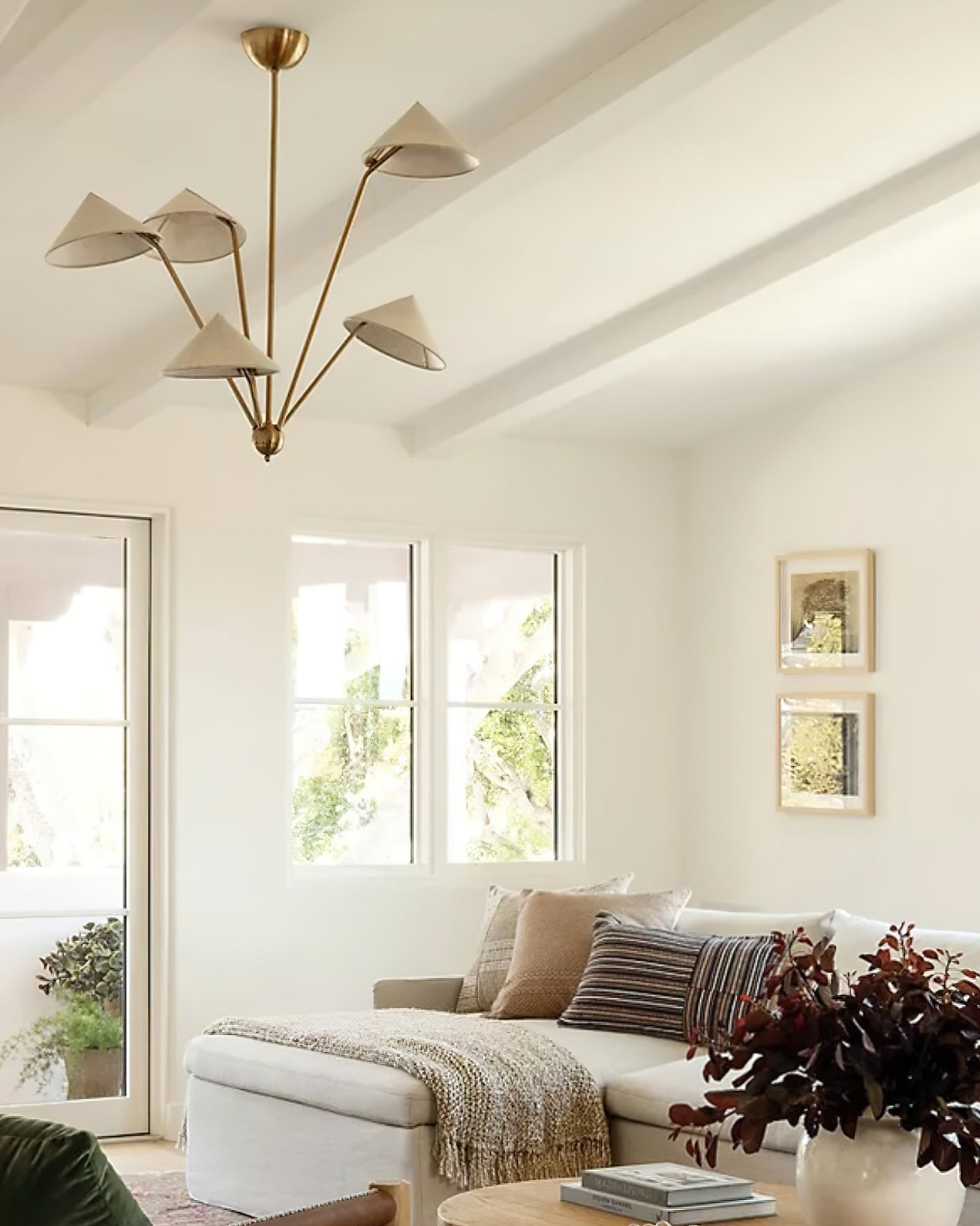 Elegant Mantis Chandelier - Modern Insect-Inspired Lighting Fixture for Dining Room, Living Room, and Bedroom Decor