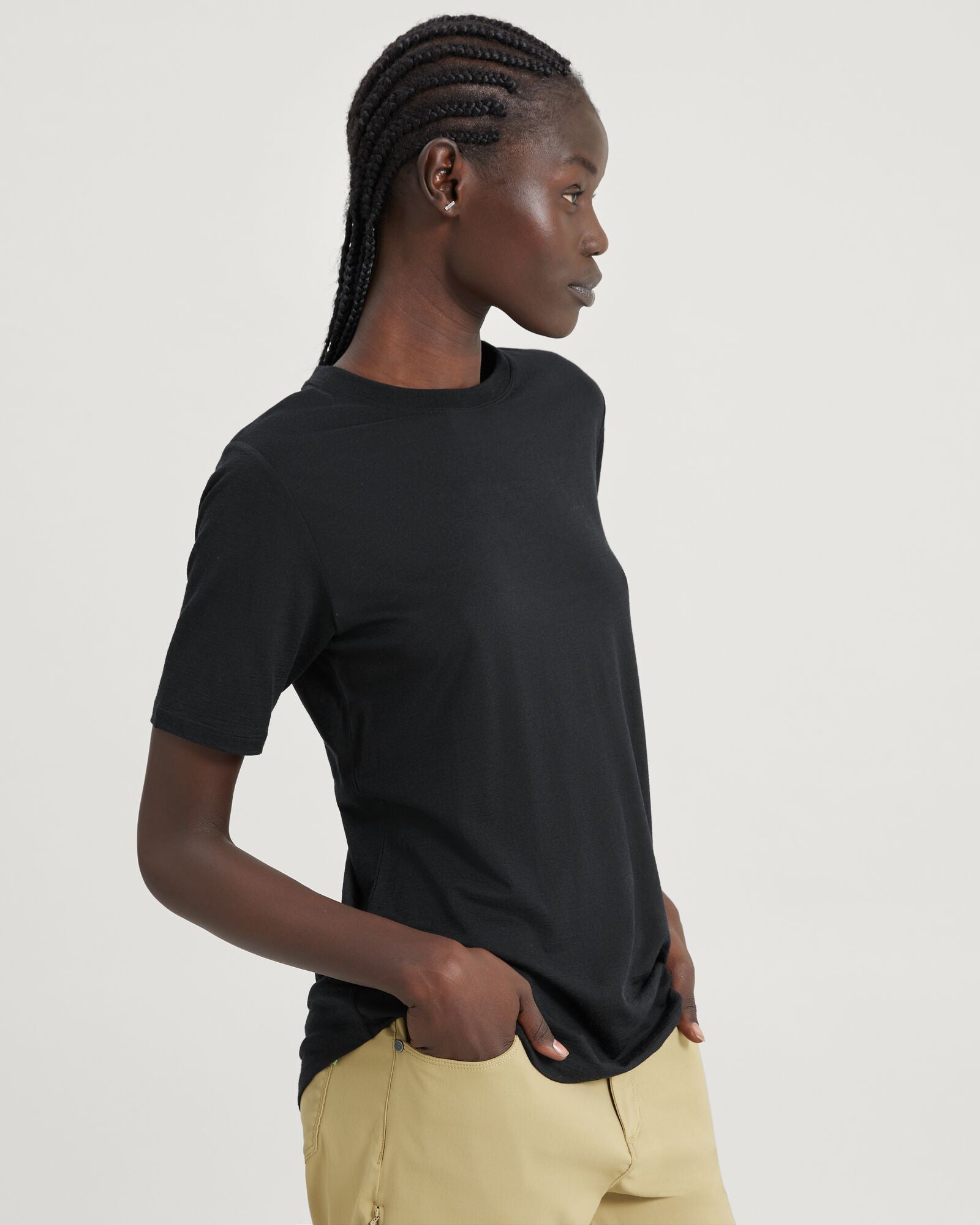 100% Merino Wool Short Sleeve Crew Neck T-Shirt for Women - Soft & Breathable Summer Top - Perfect for Hiking, Travel & Casual Wear (Black)