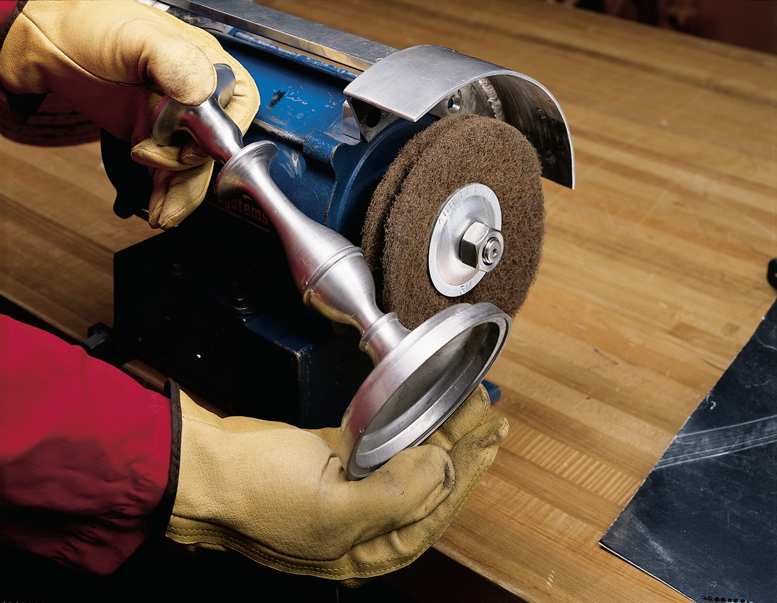 3M Scotch-Brite Hookit Clean and Finish Disc - Ultra Fine Grit Silicon Carbide Sanding Disc for Metal Polishing & Surface Finishing - 6 Inch Hook and Loop Backing Pad - Perfect for Automotive, Woodworking & DIY Projects