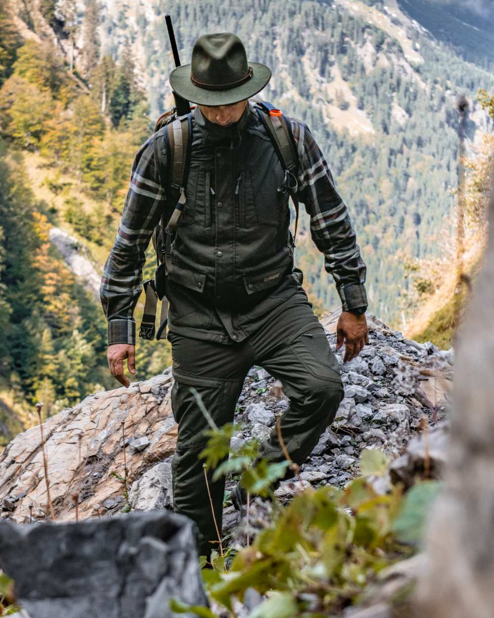 Deerhunter Strike Extreme Hunting Waistcoat - Lightweight Camouflage Vest for Outdoor Adventures, Hunting & Tactical Use