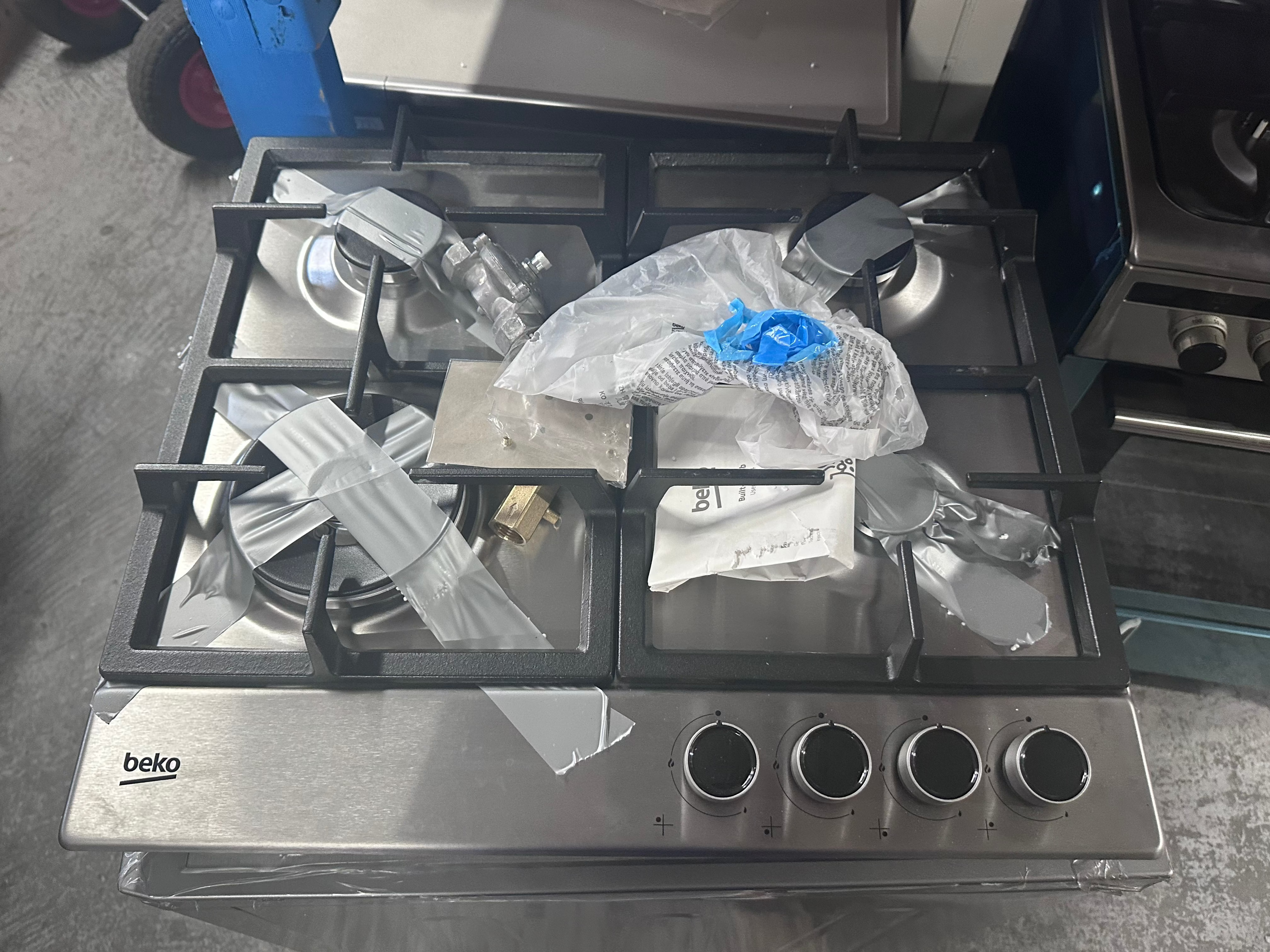 Beko BCT60GX1 60cm Stainless Steel Gas Cooktop - 4 Burners, Easy Clean Surface [Carton Damage Only, Unit Perfect] for Modern Kitchen Cooking & Entertaining