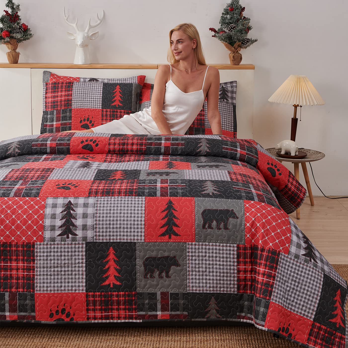 King Size Rustic Plaid Quilt Set - Reversible Red & Black Patchwork Bedspread with 2 Pillow Shams | Lightweight Country Lodge Bedding for Cabin, Farmhouse & Cozy Home Decor