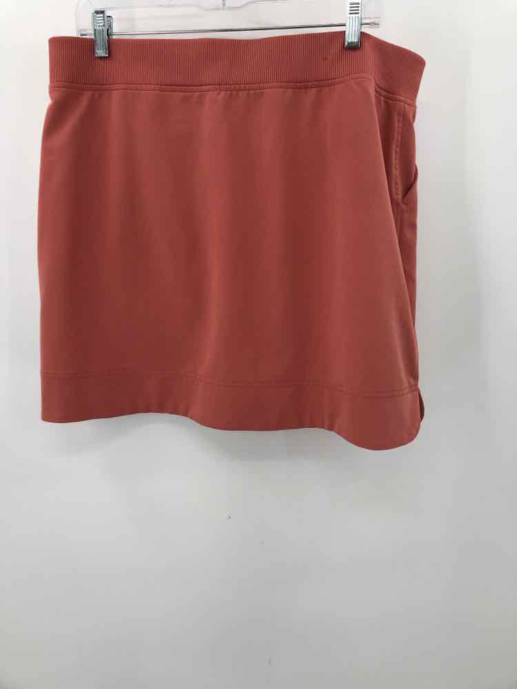 32 Degrees Orange Athletic Skirt with Built-in Shorts - Size Large - Pre-Owned - Perfect for Running, Tennis & Outdoor Activities