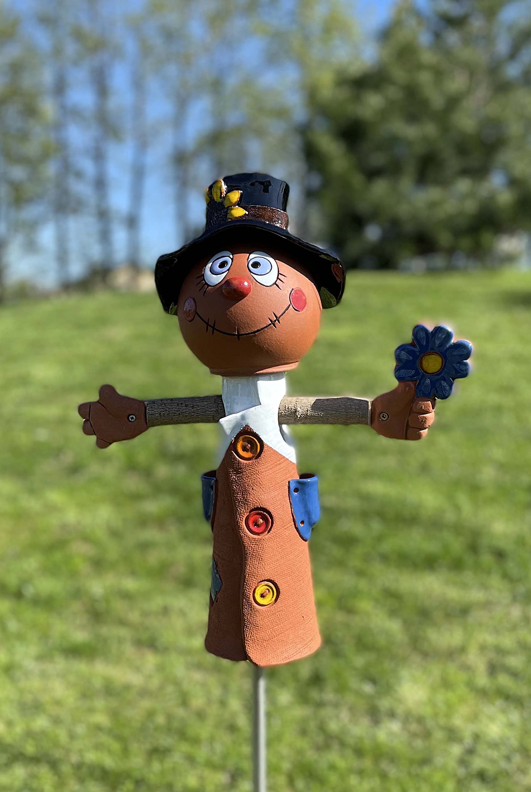 Handmade Frostproof Ceramic Scarecrow Lawn Stake - Unique Outdoor Garden Statue Decor for Women & Men - Perfect Gardening Gift for Yard, Patio, or Farmhouse Decor