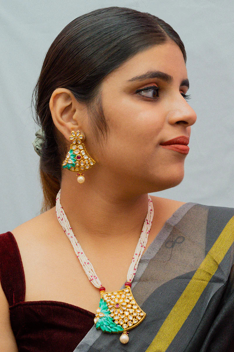 Elegant Gold Plated Royal Kundan Necklace Set with Matching Earrings | Indian Bridal Jewelry for Weddings & Special Occasions