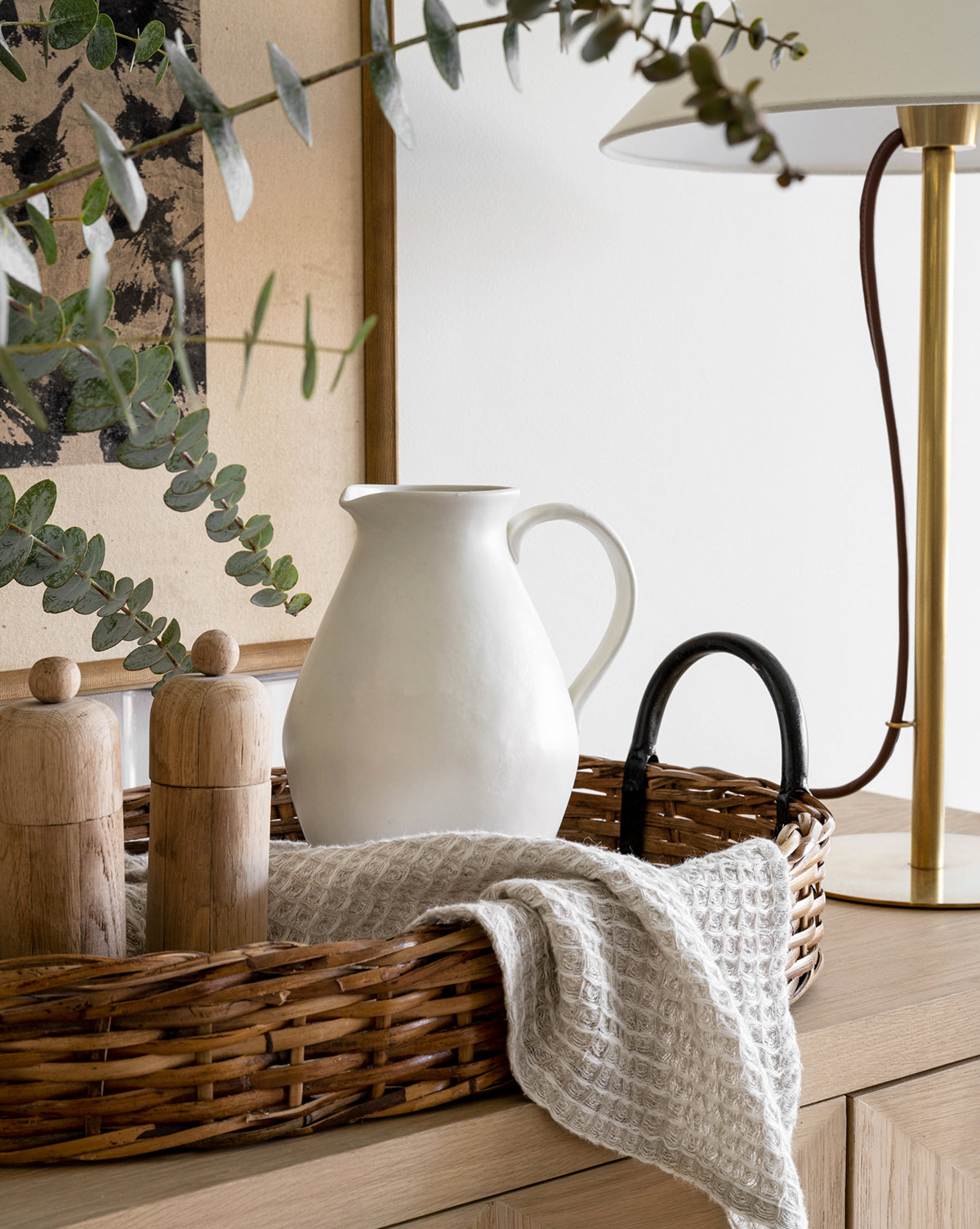 Premium White Ceramic Pitcher - Elegant & Durable for Home, Kitchen & Dining - Perfect for Serving Water, Juice, Milk & More - Ideal for Parties, Restaurants & Everyday Use