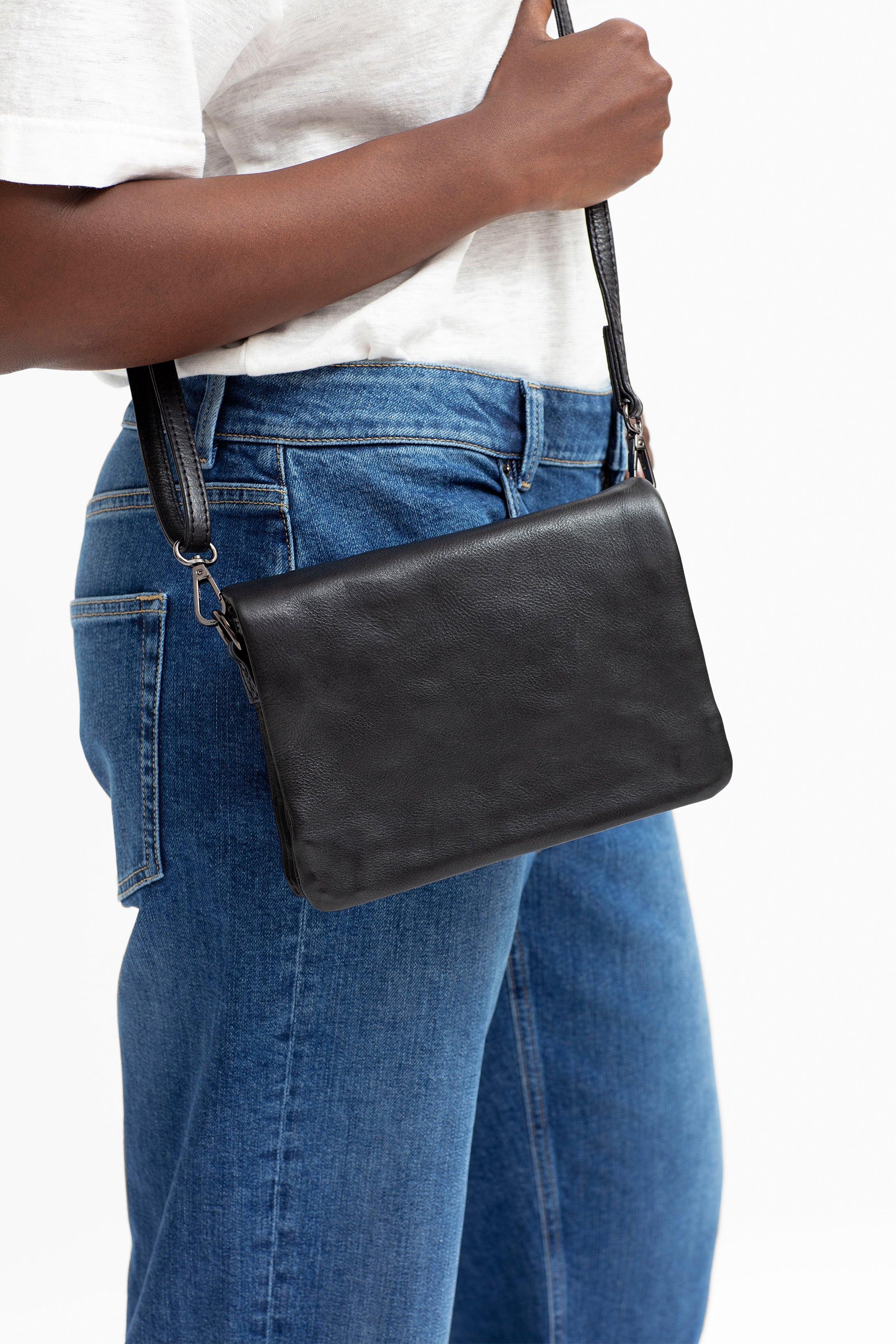 Innset Small Crossbody Bag for Women - Stylish & Lightweight Purse for Everyday Use, Travel & Shopping