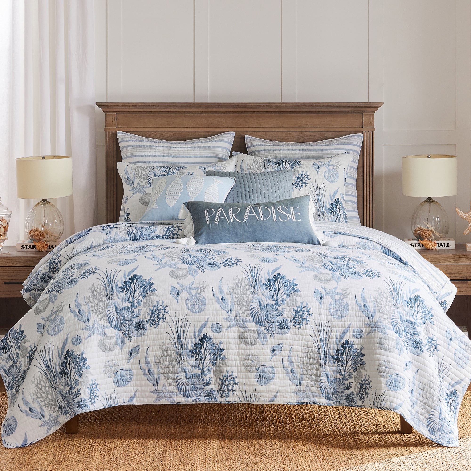 Premium Coral Landing Quilt Set - Soft Queen Size Bedding with Matching Pillowcases - Perfect for Coastal, Beach House or Boho Chic Bedroom Decor
