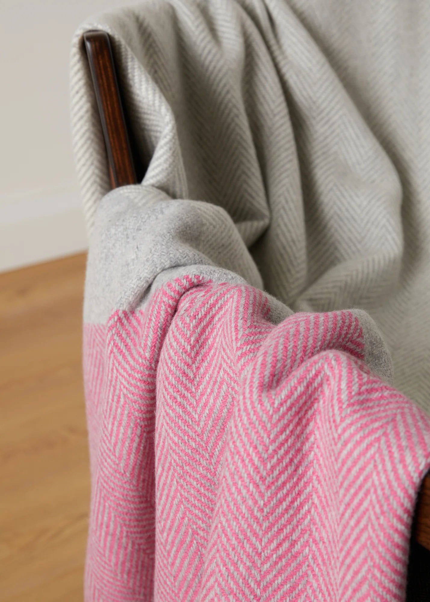 Foxford Cashmere and Lambswool Throw Blanket - Ultra Soft Luxury Winter Wrap for Sofa, Bed & Travel - Lily Pattern Cozy Home Decor Gift
