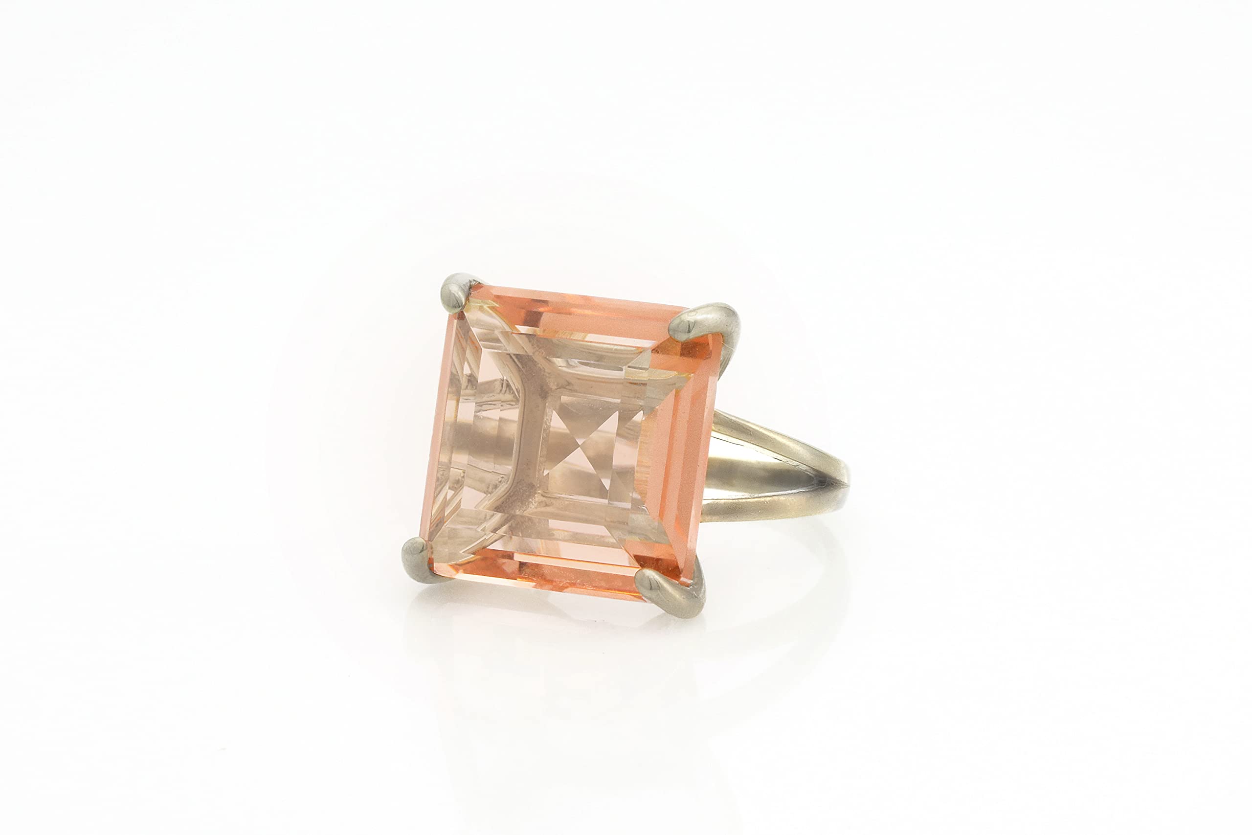 Anemone Morganite Square Ring – Elegant Large Gemstone Engagement Ring, Customizable Size & Engraving – Perfect for Proposals, Anniversaries & Special Occasions – Comes with Luxury Gift Box