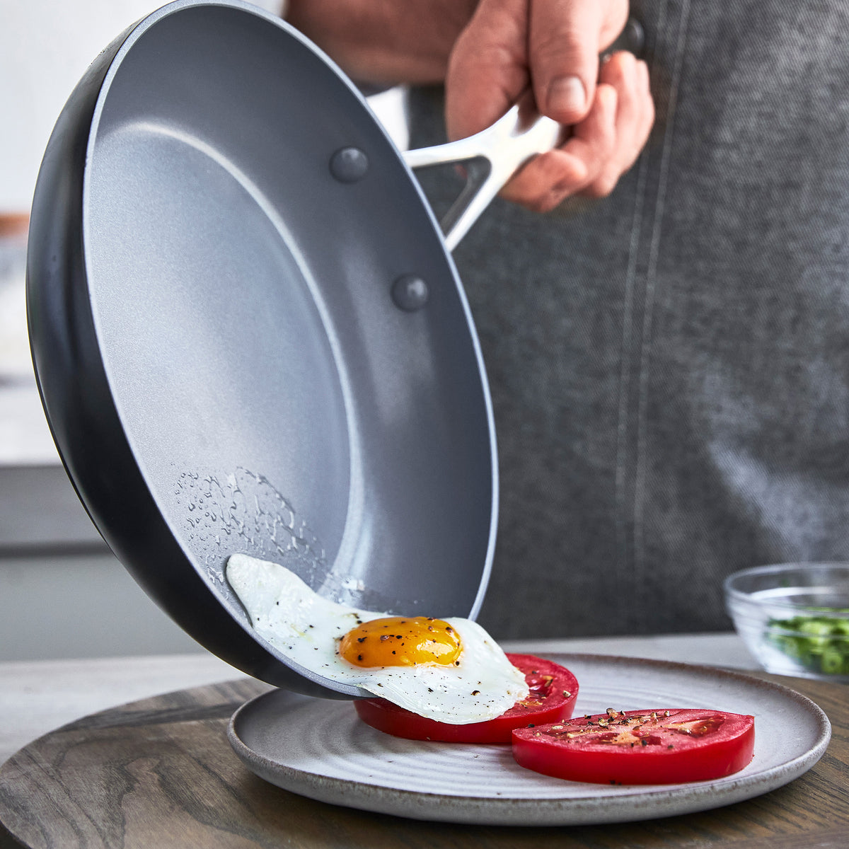 Valencia Pro Ceramic Nonstick 10-Inch Frying Pan - PFOA Free, Healthy Cooking for Eggs, Pancakes & Stir Fry - Perfect for Gas, Electric & Induction Stovetops