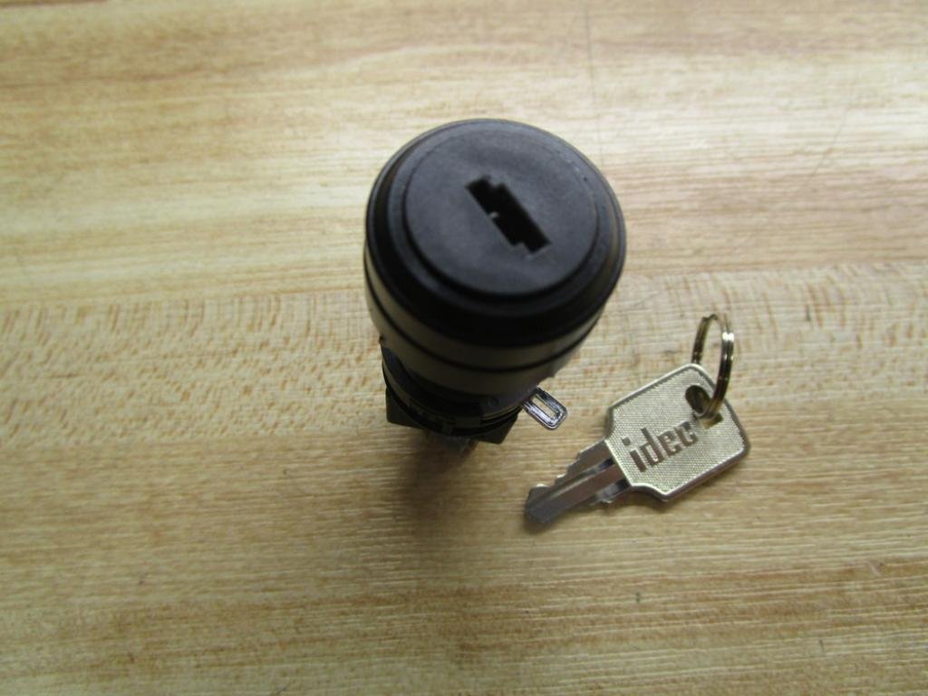 IDEC HA1K-2C2B 16mm 2-Position Maintained DPDT Switch with Gold Contacts - H6 Series Key Operator Selector Switch, Round Bezel, Solder/TAB Terminal - Perfect for Industrial Control Panels, Machinery, and Electrical Equipment
