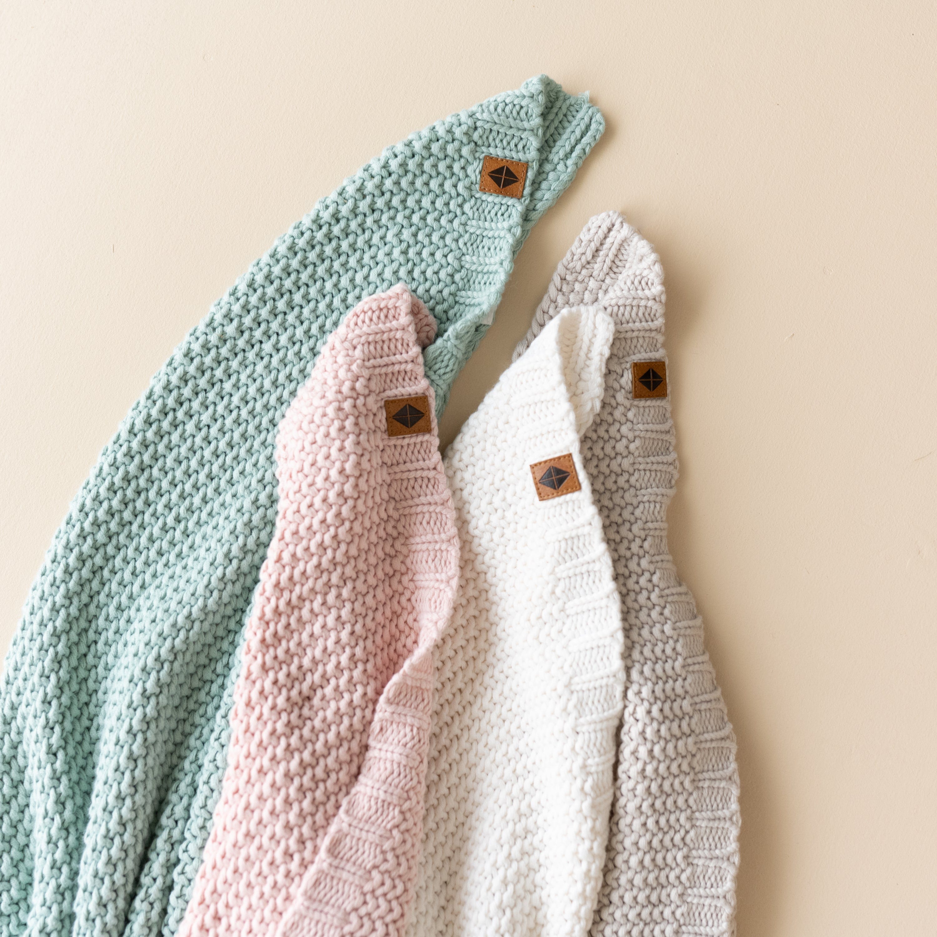 Soft Chunky Knit Baby Blanket - Cozy & Warm Blush Pink Toddler Blanket for Nursery, Stroller, and Travel - Perfect for Newborns & Infants