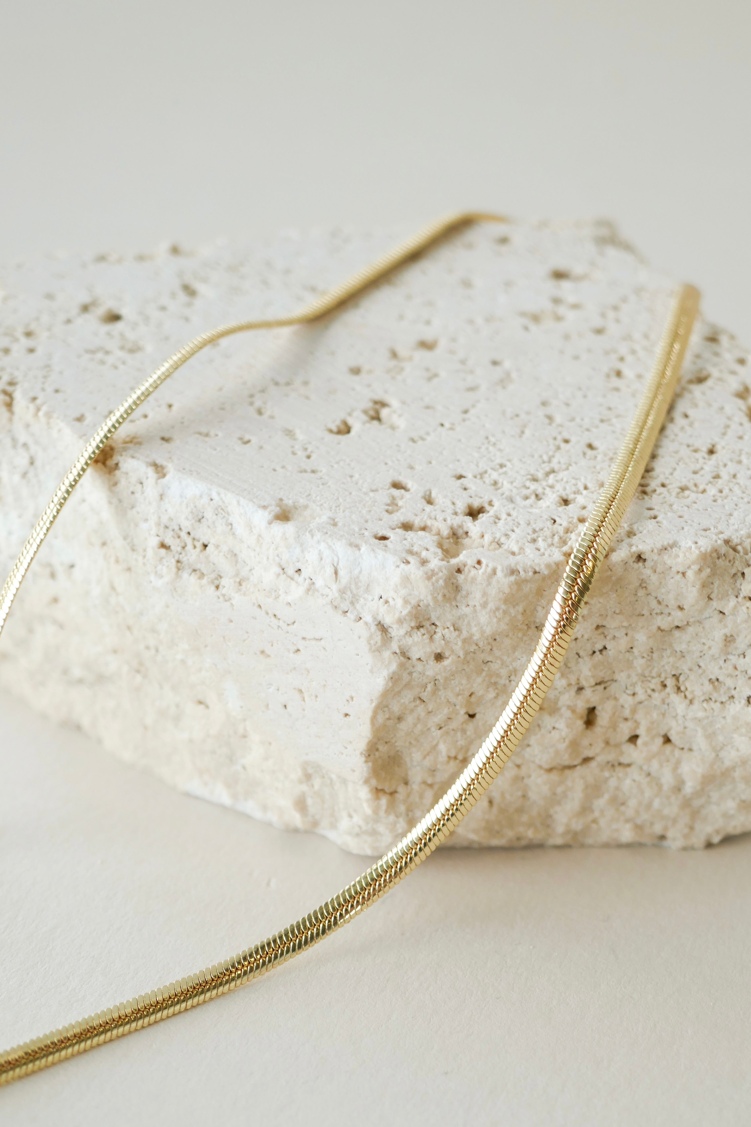 Classic Snake Chain Gold Necklace for Women - 18K Gold Plated Elegant Jewelry - Perfect for Parties, Weddings & Everyday Wear