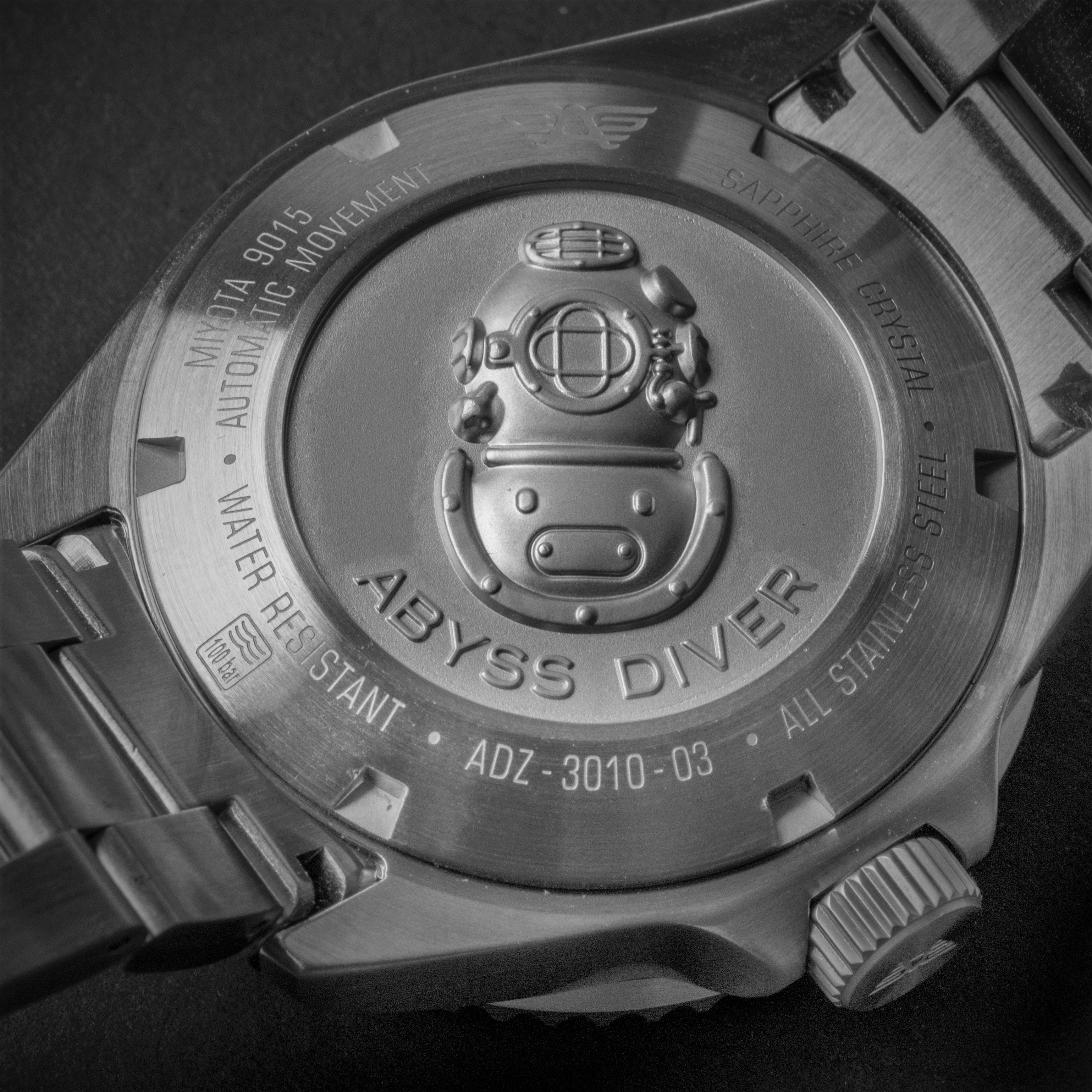 Audaz Abyss Diver ADZ 3010 02 - Professional Dive Watch with 300M Water Resistance, Stainless Steel Case & Luminous Hands - Perfect for Scuba Diving, Snorkeling & Water Sports