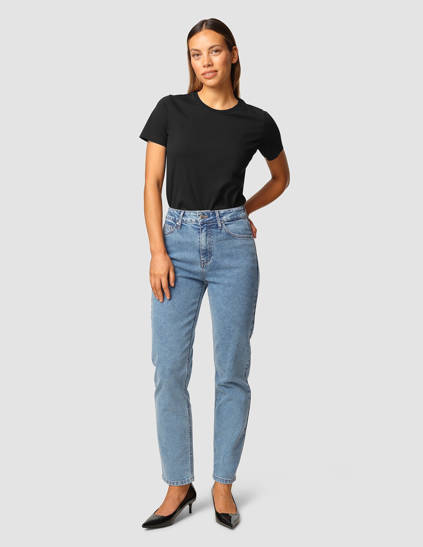 Men's Tapered Fit Jeans in Snow Blue Wash - Comfortable Slim Fit Denim Pants for Casual Wear & Everyday Style