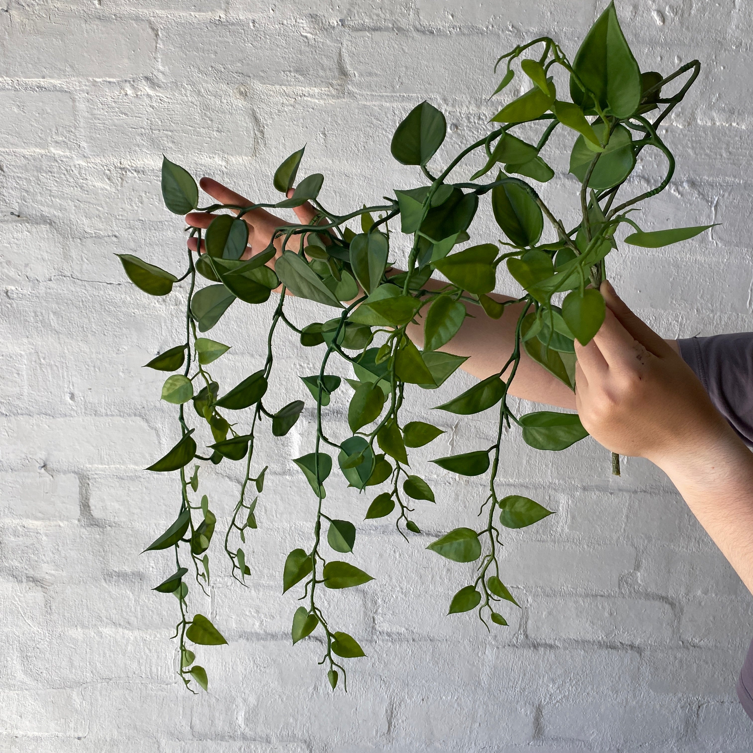 Artificial Heart Leaf Hanging Decor - Romantic Home Wall Hanging for Bedroom, Living Room, Wedding & Party Decoration