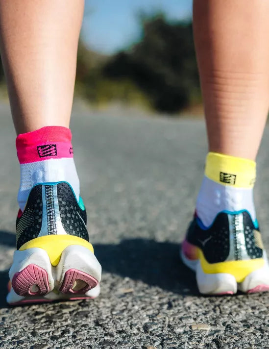 Compressport Unisex Pro Racing Socks v4.0 - Performance Running Socks for Men & Women - Breathable, Cushioned, Low Cut - White/Safe Yellow/Neo Pink - Ideal for Marathon, Trail Running & Workouts