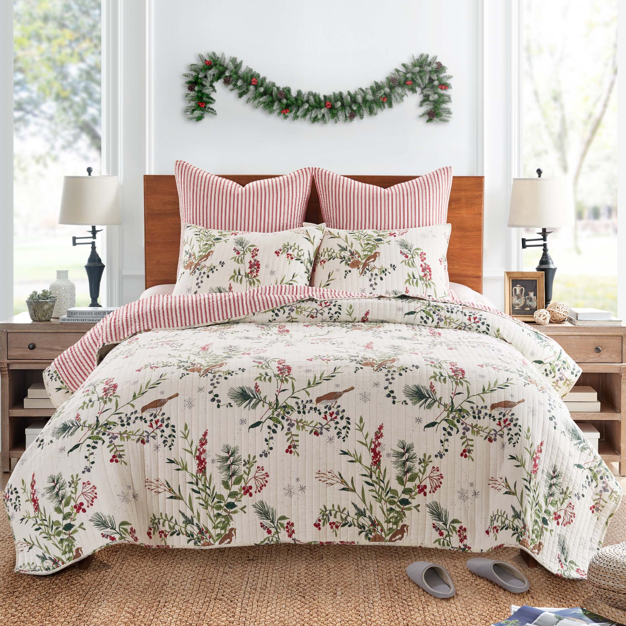 Winterberry Forest Quilt Set - King Size Bedding with Floral Pattern - Cozy & Warm for Winter Nights - Perfect for Master Bedroom, Guest Room or Cabin Retreat