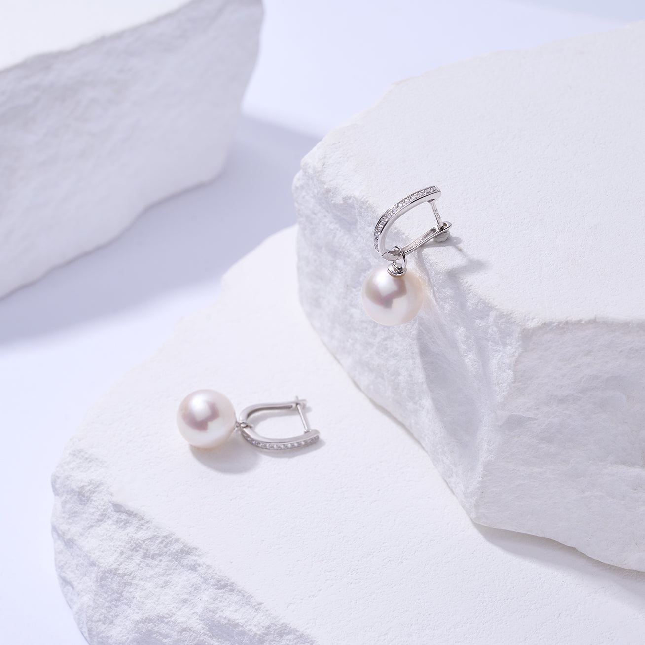 18K Solid Gold Edison Pearl Earrings for Women - Luxury Pearl Stud Earrings, Hypoallergenic Jewelry Gift for Her - Perfect for Weddings, Parties & Special Occasions (KE00256)
