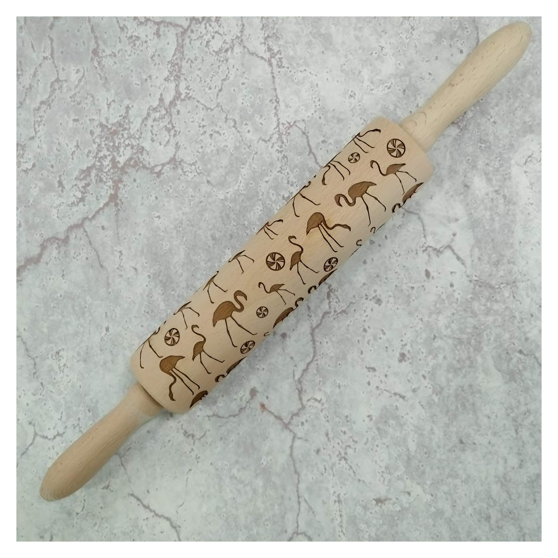 Christmas Wooden Rolling Pin with Flamingo Pattern - Engraved Xmas Symbols for Cookie Baking & Dough Decorating - 39cm Handcrafted Embossing Rolling Pin for Holiday Cookies, DIY Gifts & Festive Baking