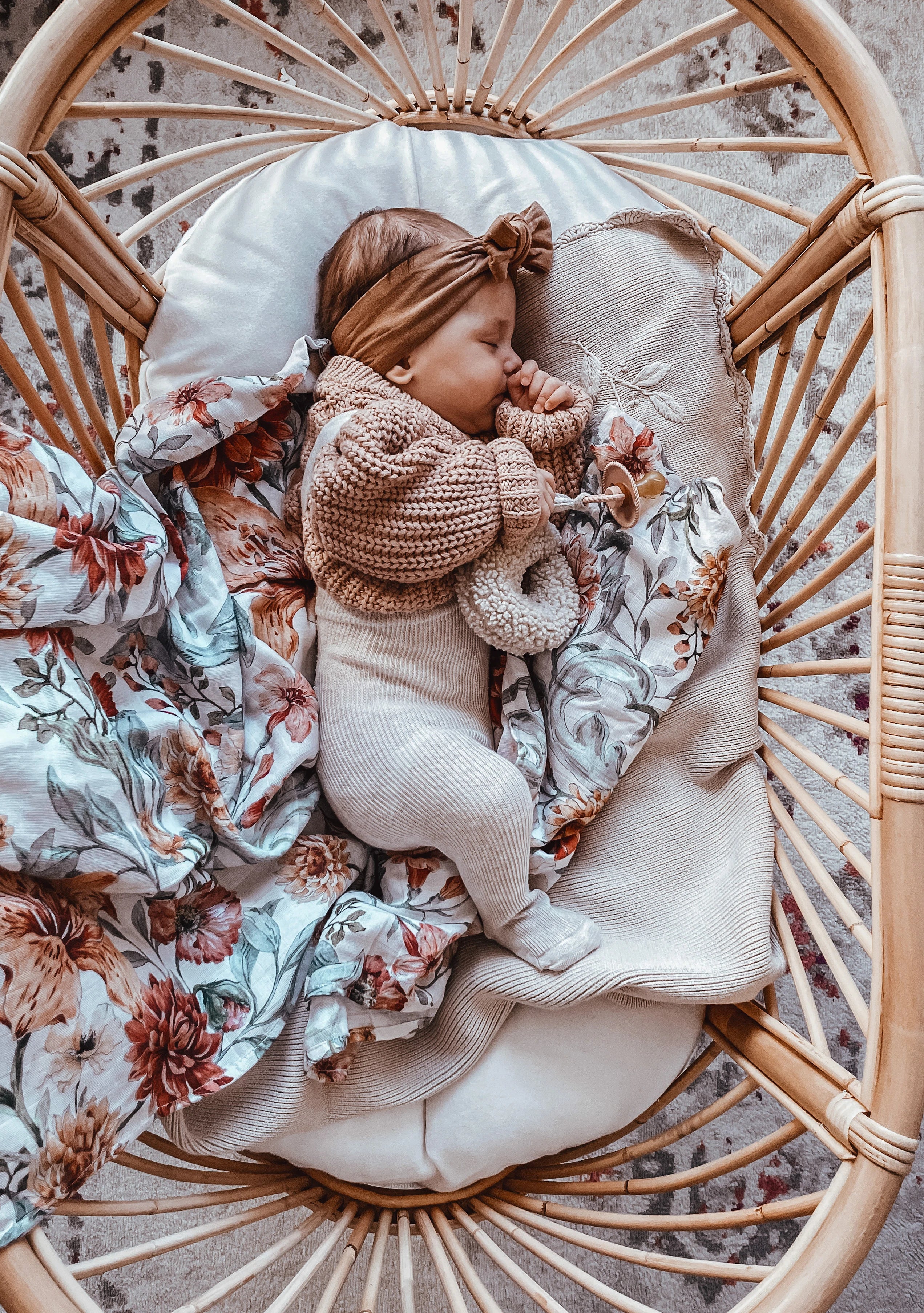 Pop Ya Tot Organic Muslin Swaddle Blanket - Soft & Breathable Baby Wrap for Newborns - Perfect for Swaddling, Nursing Cover & Stroller Blanket - Le Piccadilly Collection