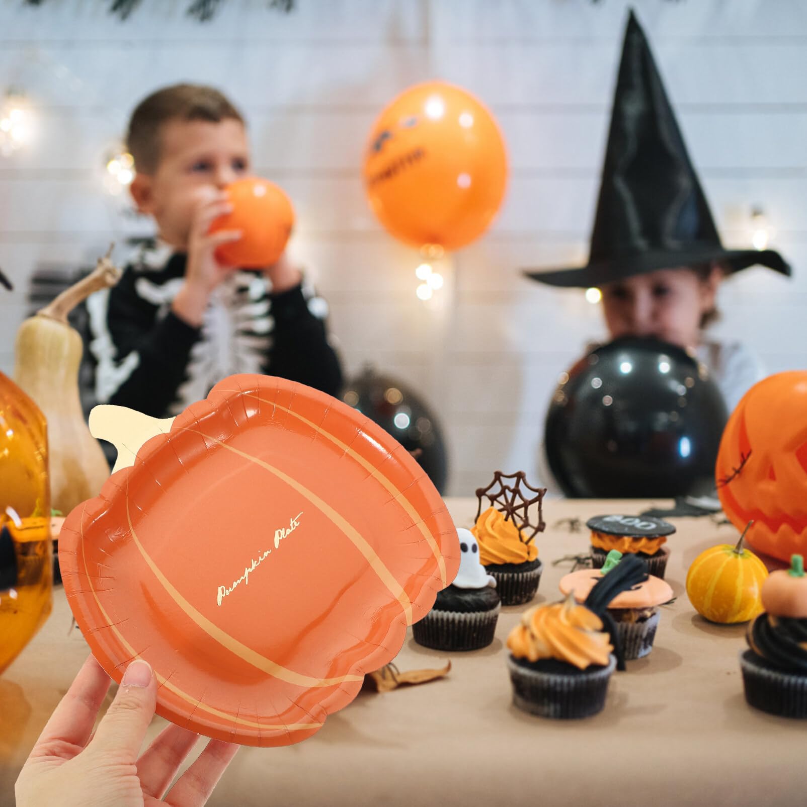 20-Pack Pumpkin Cutlery Paper Plates - Halloween Party Dinnerware, Fall Thanksgiving Disposable Dessert Plates for Cake, Fruit & Snacks - Perfect for Pumpkin-Themed Parties, Baby Showers & Autumn Gatherings