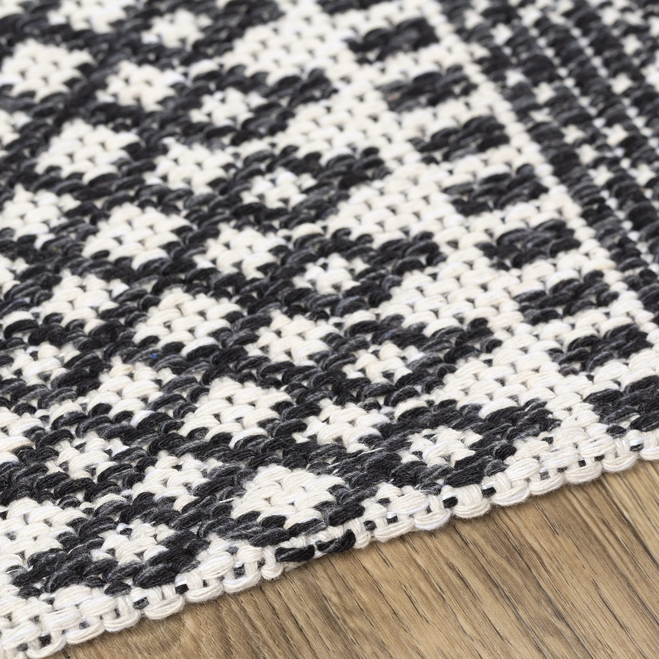 Mark&Day 5x7 Stone Global Black Area Rug - Soft Black Cream Carpet for Living Room, Bedroom, Kitchen - 5'3