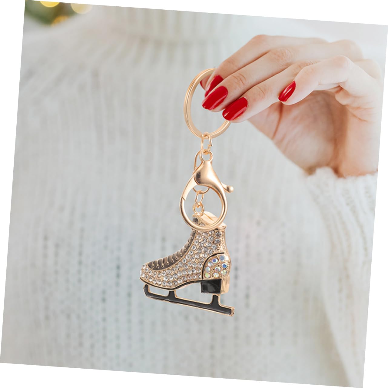 KITANDOVE Ice Skates Keychain - Cute Skating Charm Keyring with Metal Key Holder - Perfect Gift for Skaters & Ice Hockey Fans - Great for Backpacks, Gym Bags & Winter Sports Enthusiasts
