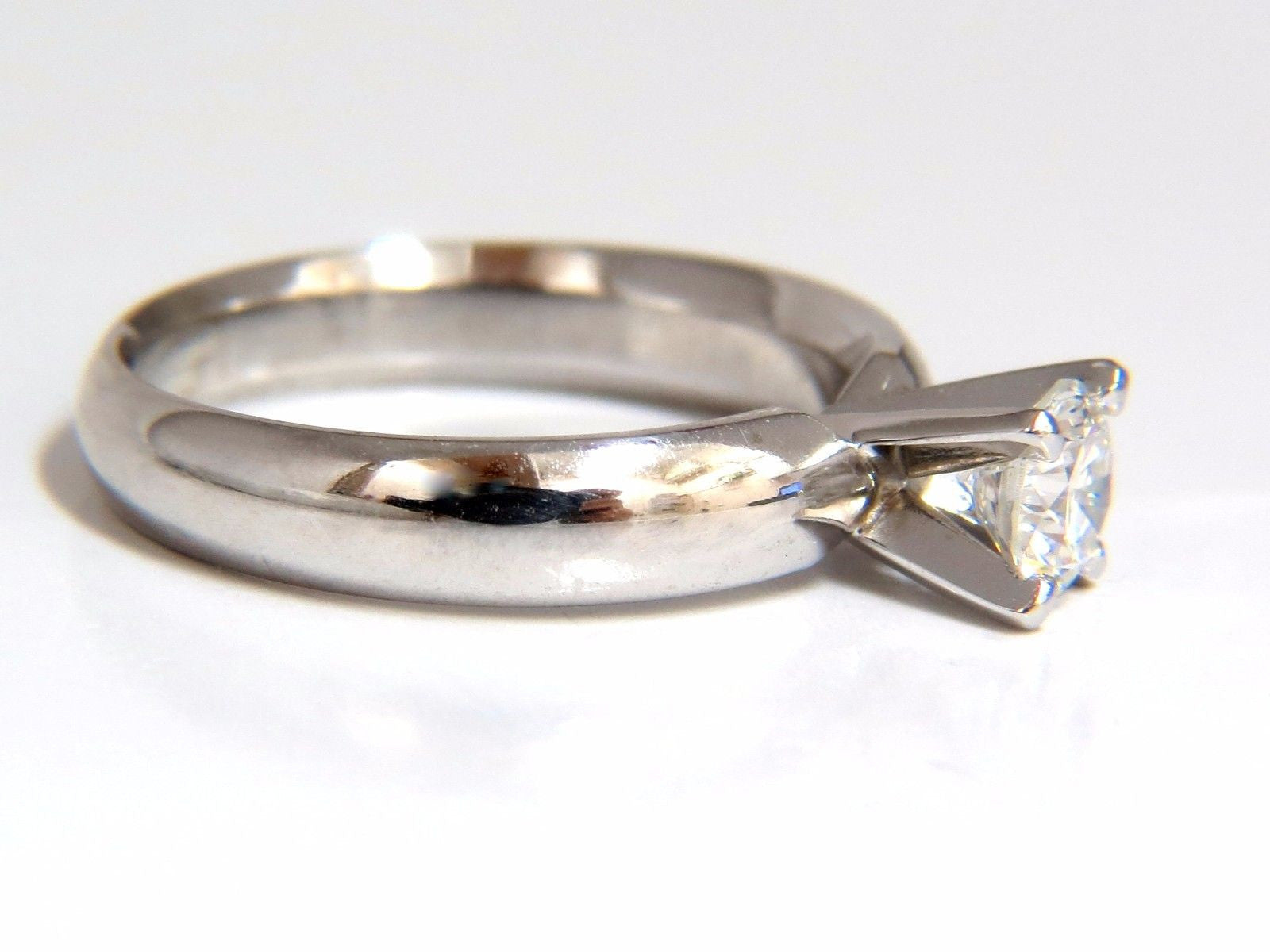 GIA Certified 0.51ct E Color VS2 Clarity Natural Round Diamond Engagement Ring in Platinum Setting - Perfect for Proposals, Anniversaries & Special Occasions