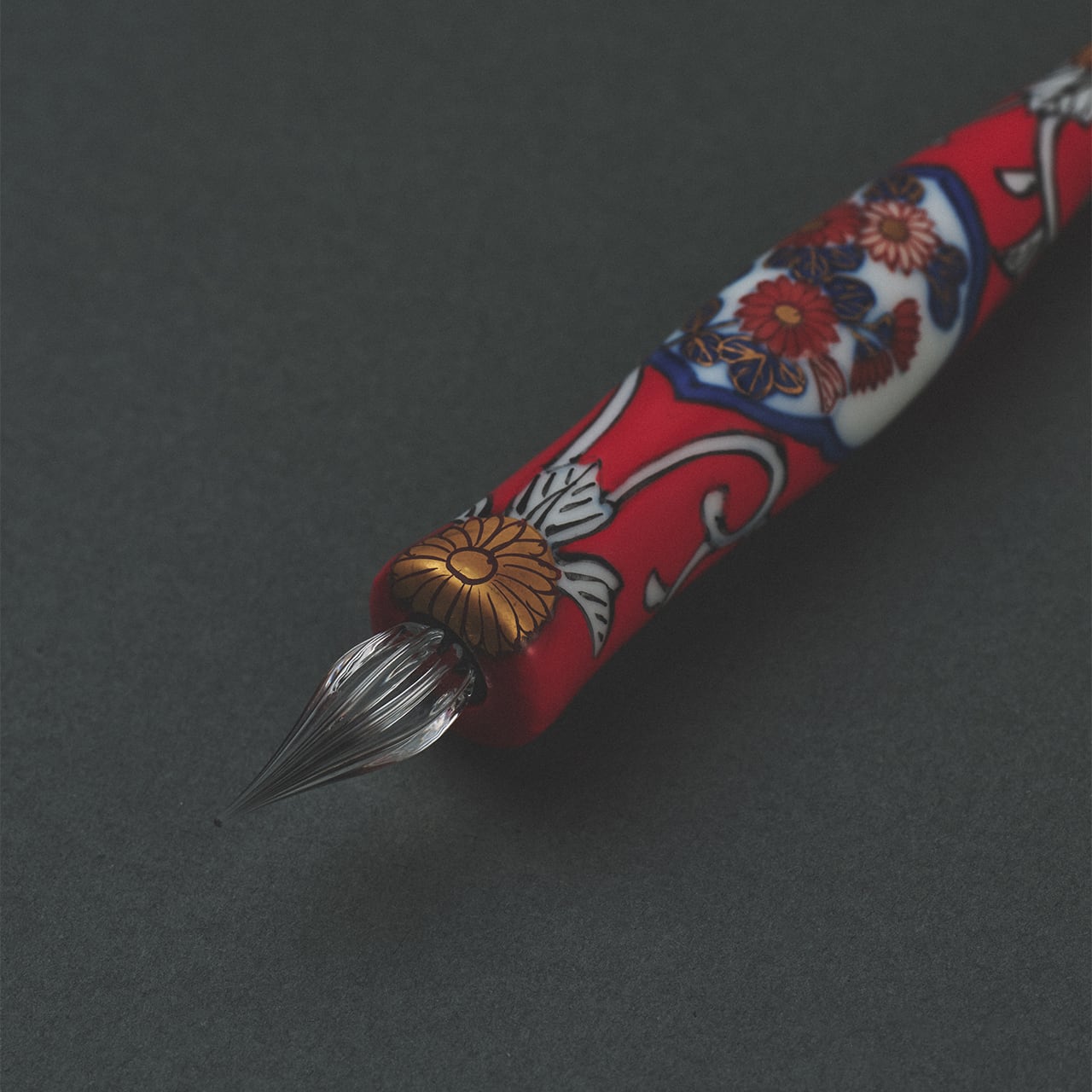 Imari Yaki Japanese Glass Dip Pen - Red & Gold Floral Arabesque Design for Calligraphy, Art & Letter Writing | Elegant Handwriting Tool for Artists & Stationery Lovers