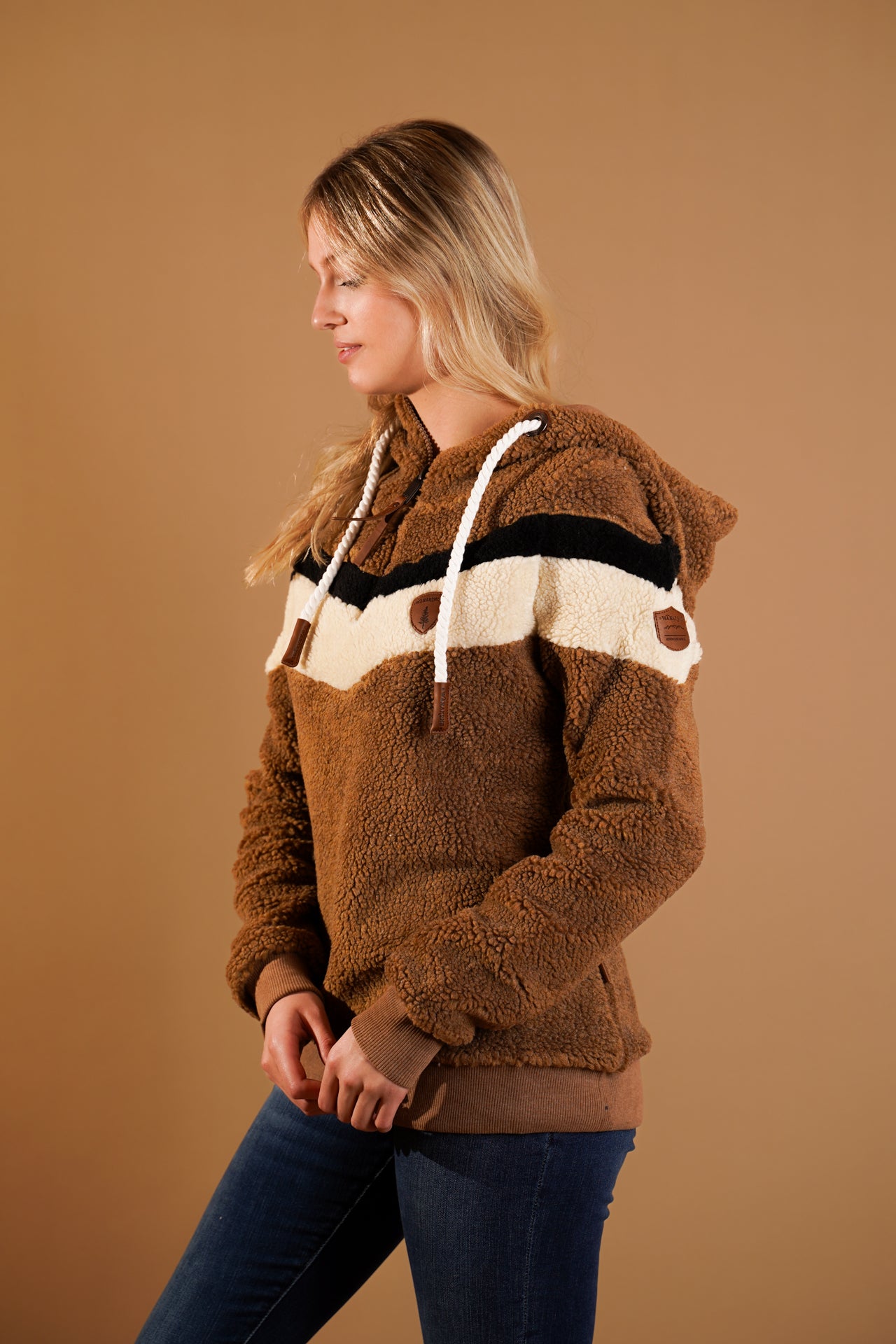 Cozy Alicia Sherpa Teddy Hoodie for Women - Soft Fleece Lined Winter Jacket with Pockets | Perfect for Casual Outfits, Outdoor Activities & Cold Weather