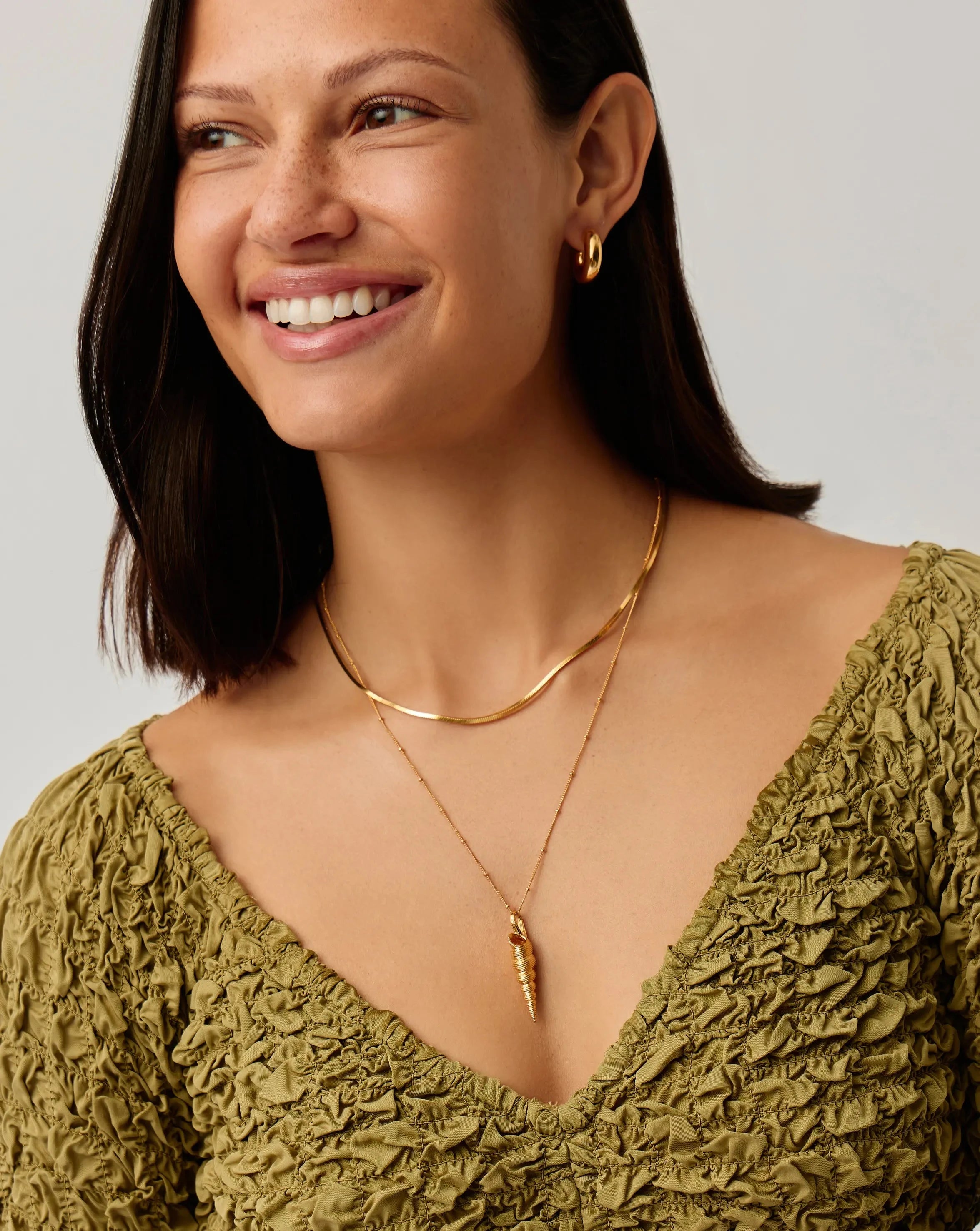 Shell Ridge Pendant Necklace - 18k Gold Plated Women's Jewelry | Elegant Layering Necklace for Everyday Wear, Gift Giving & Special Occasions