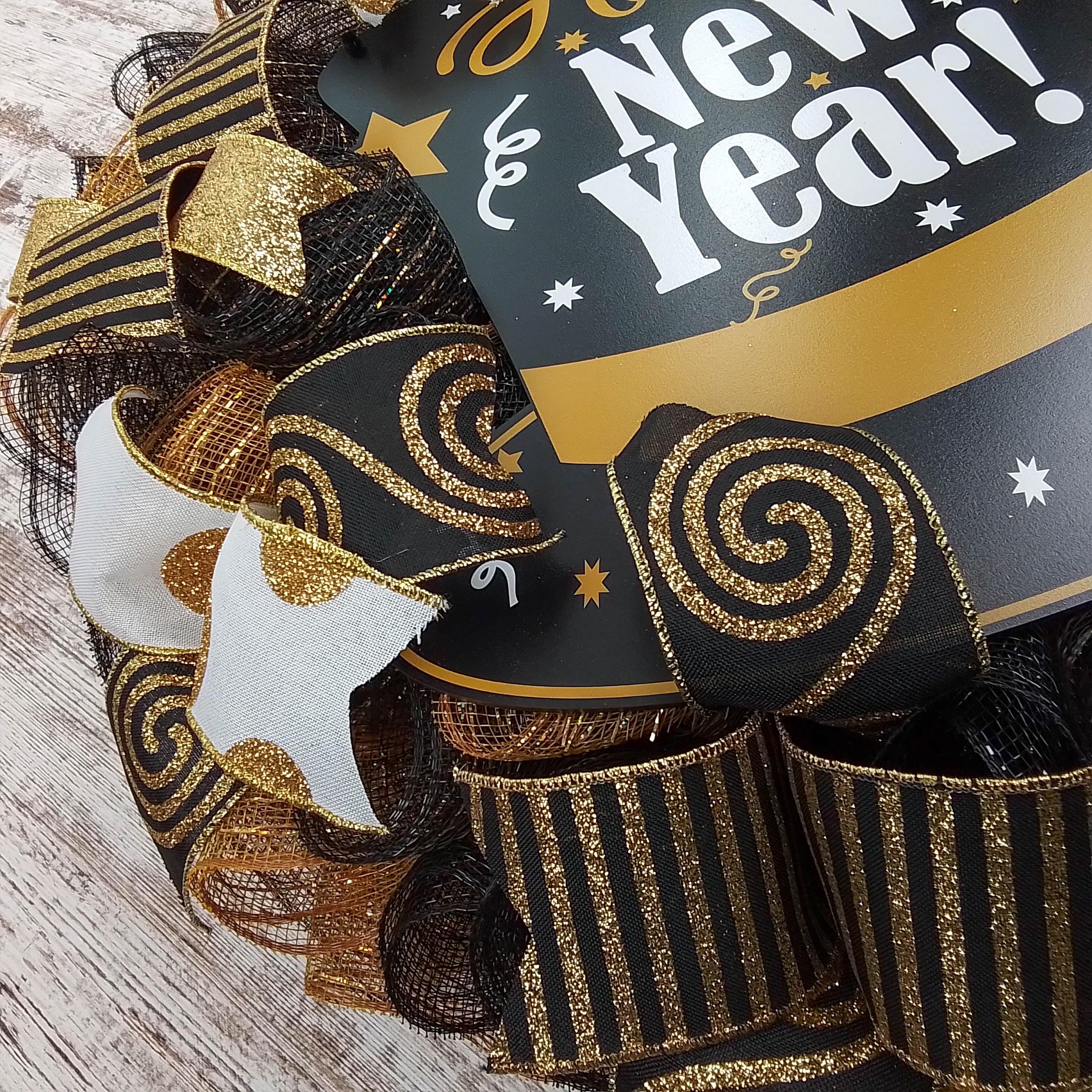 Elegant Black Gold White Top Hat New Year Wreath for Front Door - Festive New Year's Eve Party & Holiday Home Decor - Perfect for Christmas to New Year Celebrations & Winter Door Hanging