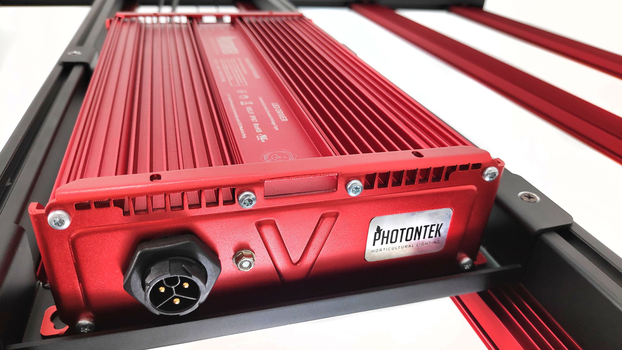 Photontek X 600W PRO 3.1 Full Spectrum LED Grow Light for Indoor Plants - High Efficiency Hydroponic Lighting for Vegetables, Flowers & Cannabis - Perfect for Grow Tents, Greenhouses & Home Gardens