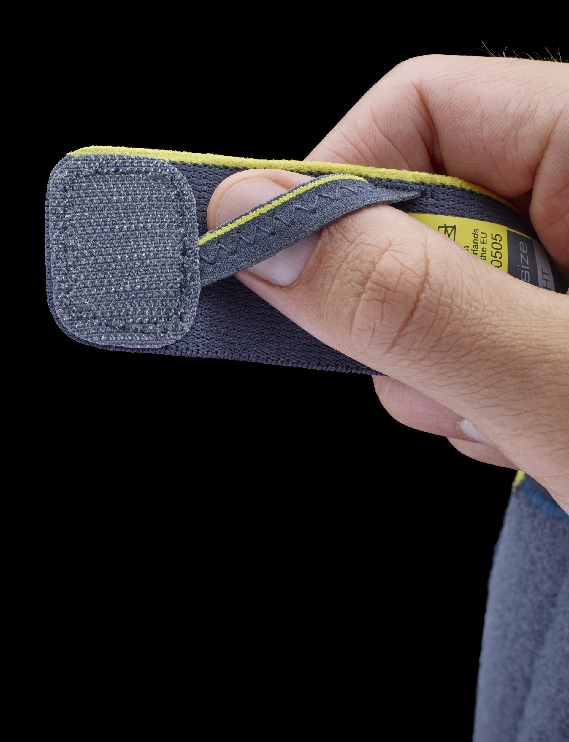 Push Sports Wrist Support Brace - Adjustable Compression Wrist Wrap with Thumb Loop for Pain Relief & Stability (Left Hand) - Ideal for Weightlifting, Basketball, Tennis & Arthritis Support