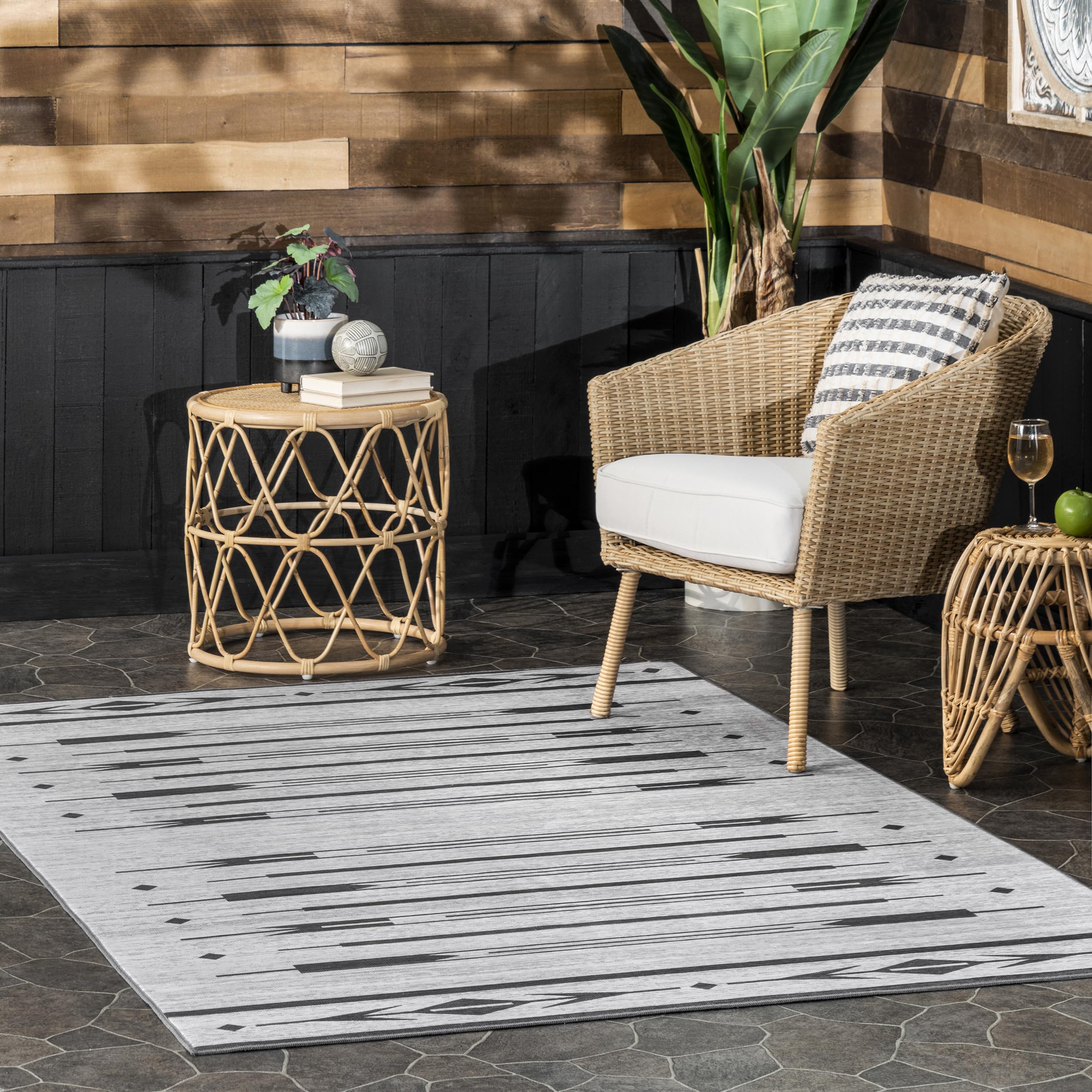 nuLOOM Katia Southwestern Indoor/Outdoor Rug 8x10 - Washable Light Grey Area Rug for Living Room, Patio & Deck | Southwestern Style Home Decor