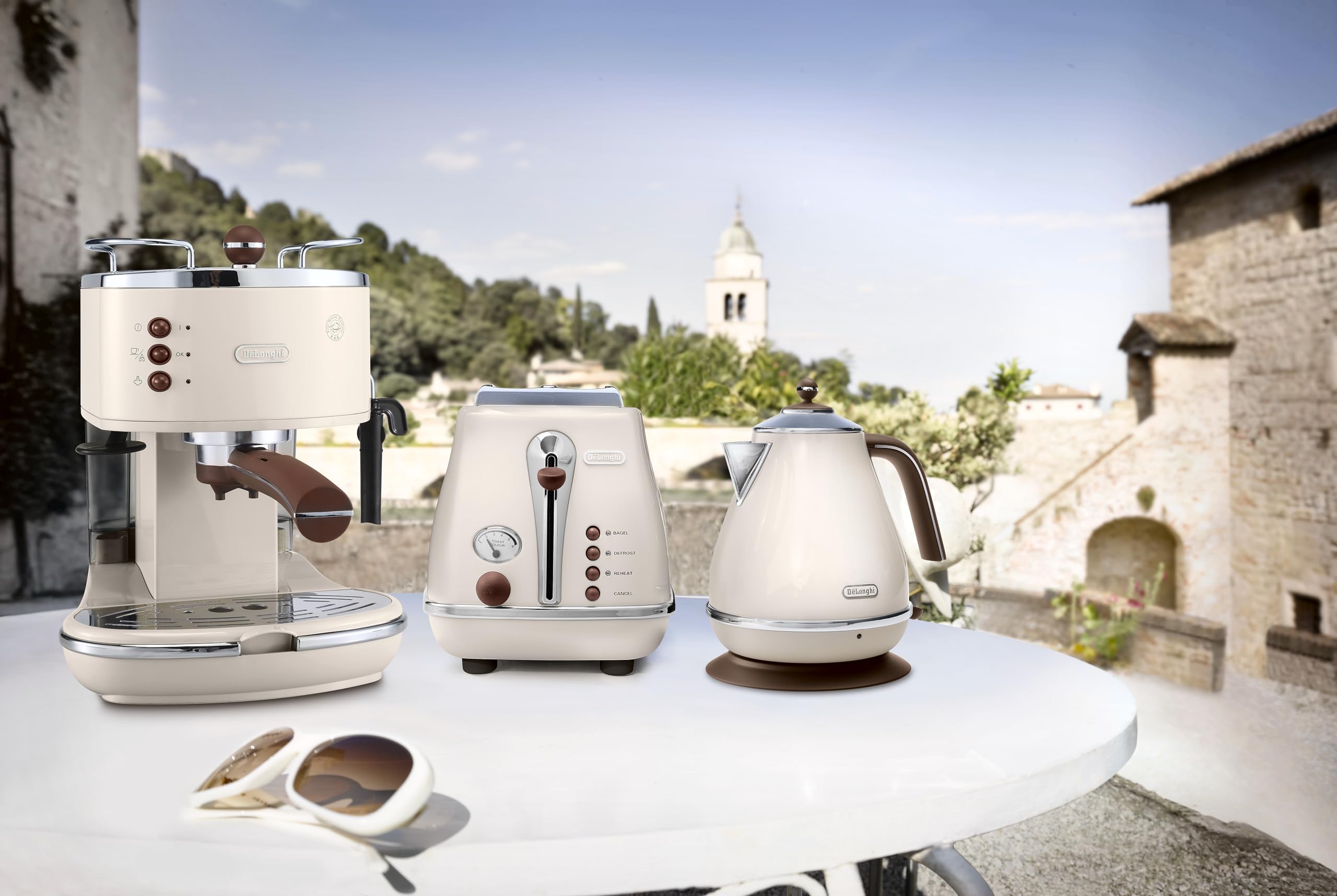 De'Longhi Vintage Icona Traditional Barista Pump Espresso Machine - 1.4L Cream Coffee Maker for Cappuccino & Latte | Perfect for Home Baristas & Coffee Lovers | ECOV311BG