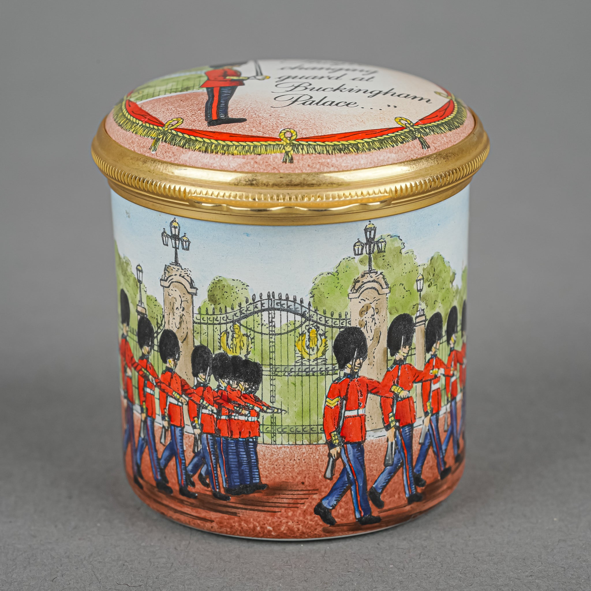 HALCYON DAYS Enamel Box - Changing of The Guard Collectible Trinket Box | Elegant Gift for Home Decor, Jewelry Storage & Royal Memorabilia Display