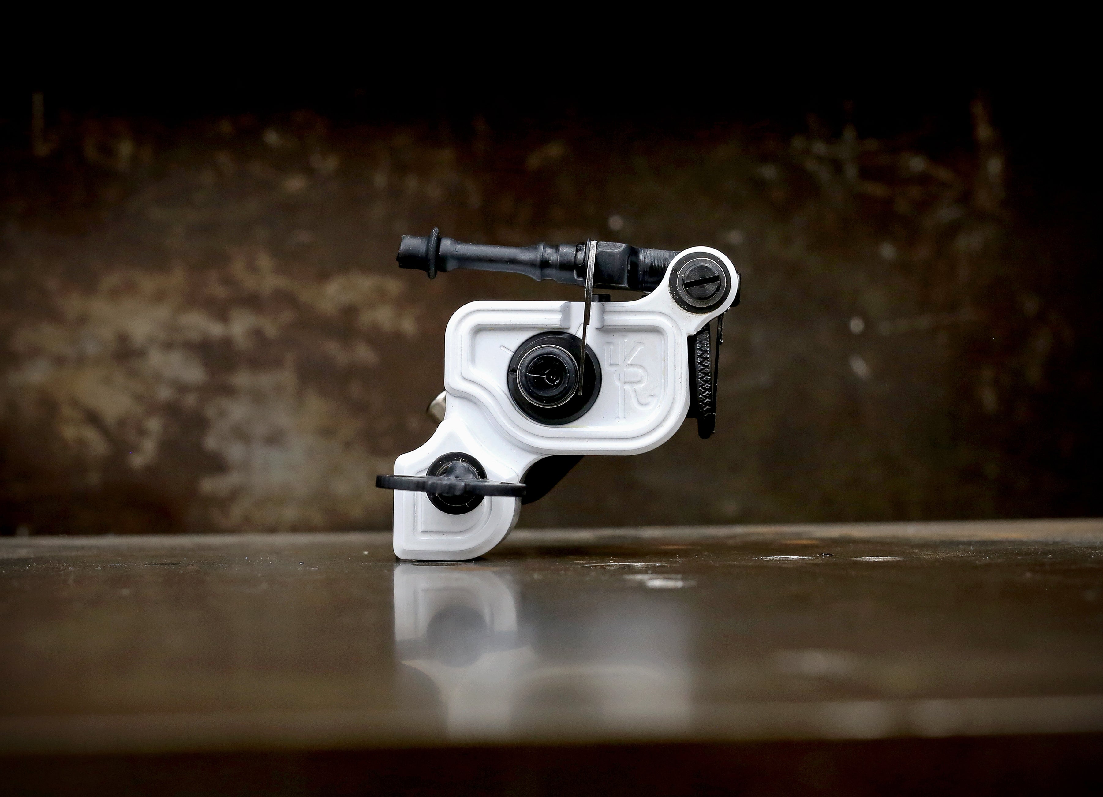 Dan Kubin Sidewinder 46er - Ultra Lightweight White & Black RCA Fishing Reel - Perfect for Saltwater & Freshwater Angling