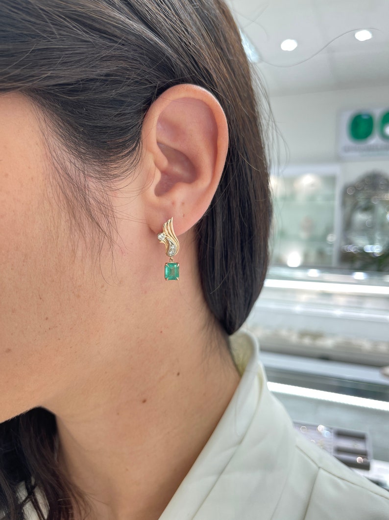 2.74 TCW 14K Rose Gold Vintage Inspired Emerald & Diamond Dangle Earrings - Medium Dark Green Retro 70s Style for Women, Perfect for Parties, Weddings & Special Occasions