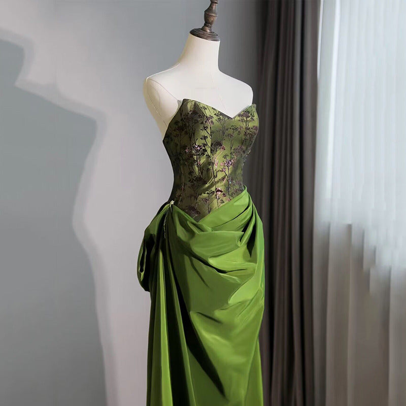 Elegant Green Strapless A-Line Satin Prom Dress - Vintage 1960s Style Evening Gown for Formal Events, Homecoming & Special Occasions