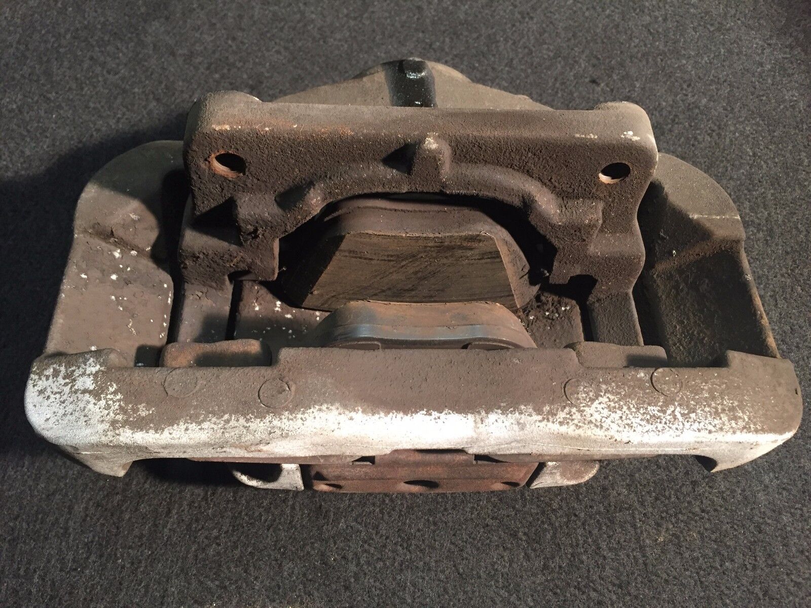 2002-2005 BMW 745i 745li E65 E66 Front Right Passenger Side Brake Caliper OEM Replacement - Perfect for Smooth Braking & Performance Driving