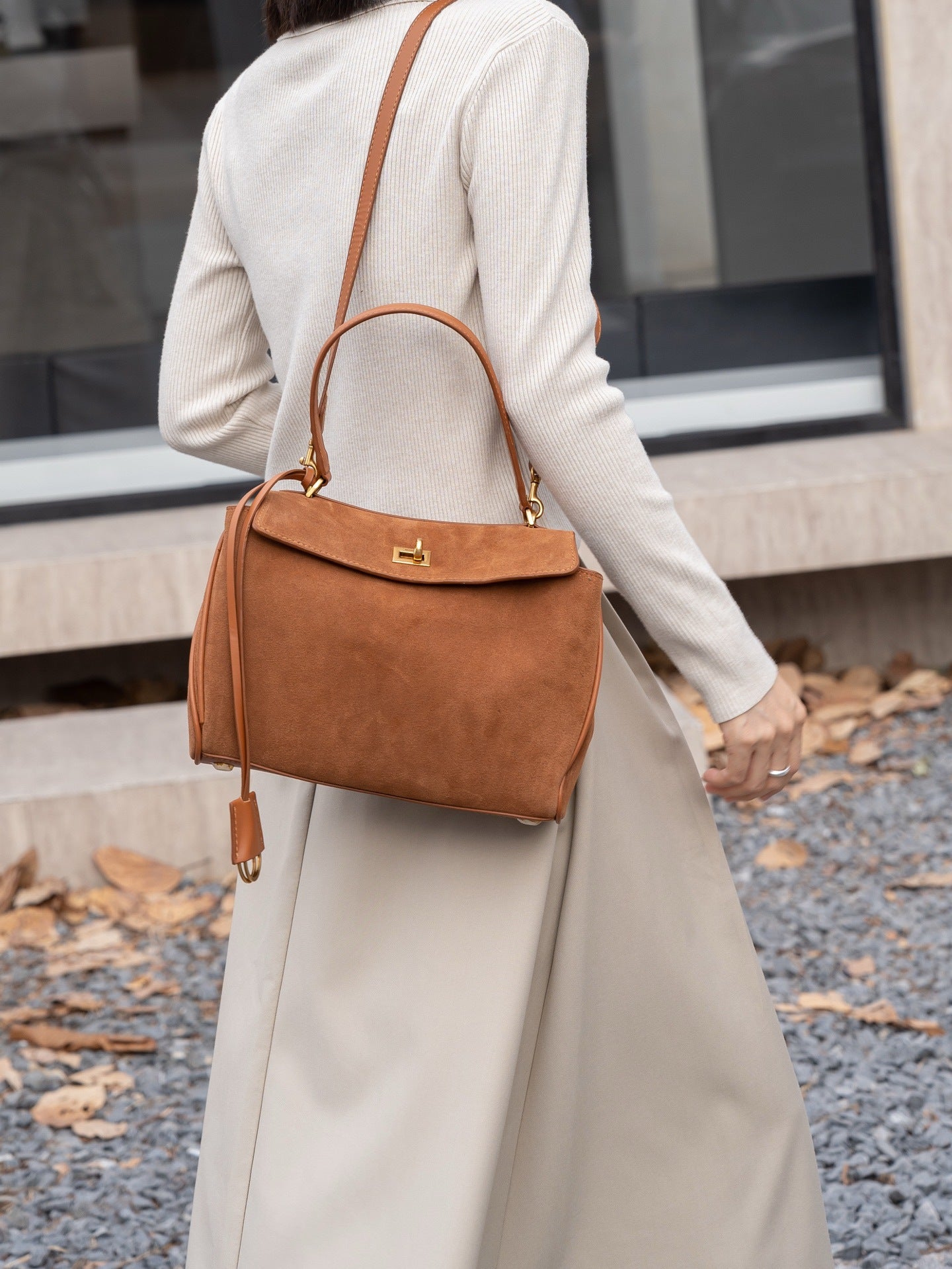 Premium Genuine Leather Shoulder Bag for Women - Fashionable Crossbody Purse with Adjustable Strap - Perfect for Work, Travel & Everyday Use