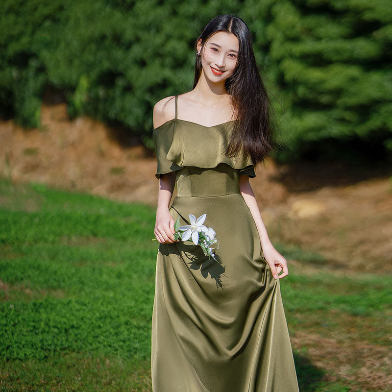 Elegant Green A-Line Long Bridesmaid Dress with Spaghetti Straps - Formal Evening Gown for Weddings, Prom & Special Occasions | Perfect for Bridal Party, Cocktail Events & Black Tie Dinners