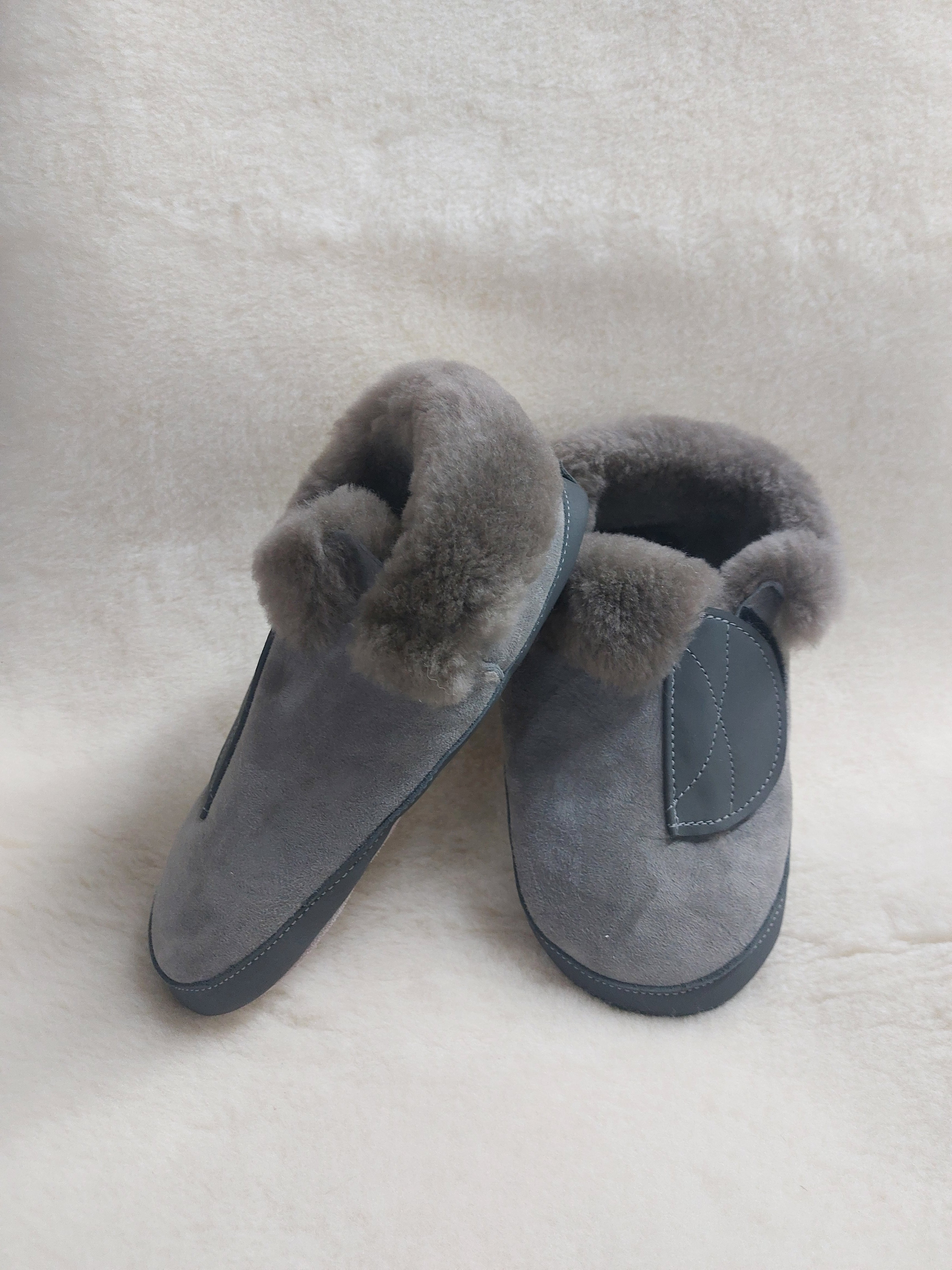 Sheepskin Medical Slippers for Women & Men - Soft & Comfortable Indoor/Outdoor House Shoes - Perfect for Post-Surgery, Elderly & Diabetic Foot Care