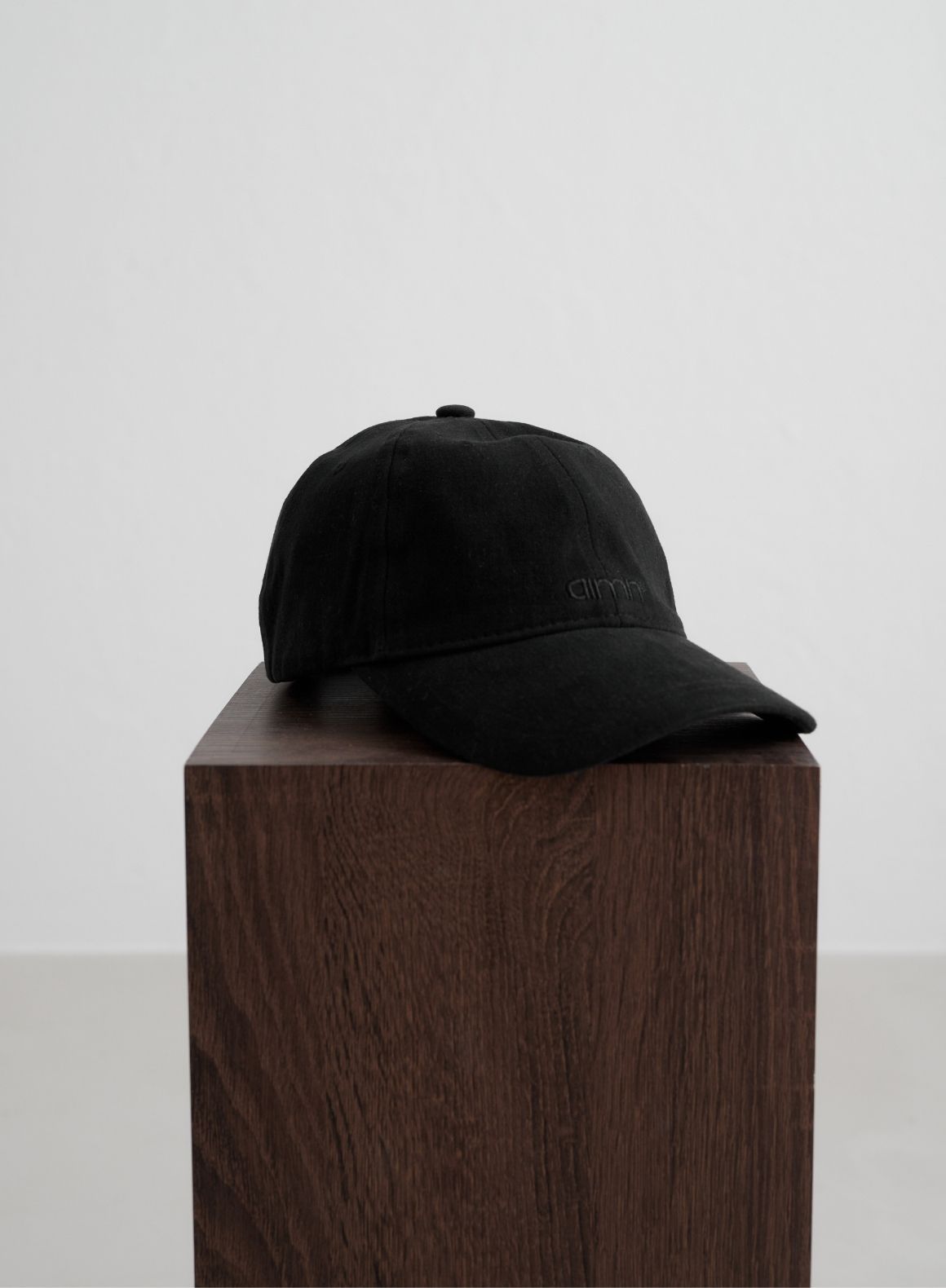 Black Small Logo Cap - Stylish Adjustable Baseball Hat for Men & Women - Perfect for Outdoor Sports, Casual Wear & Sun Protection