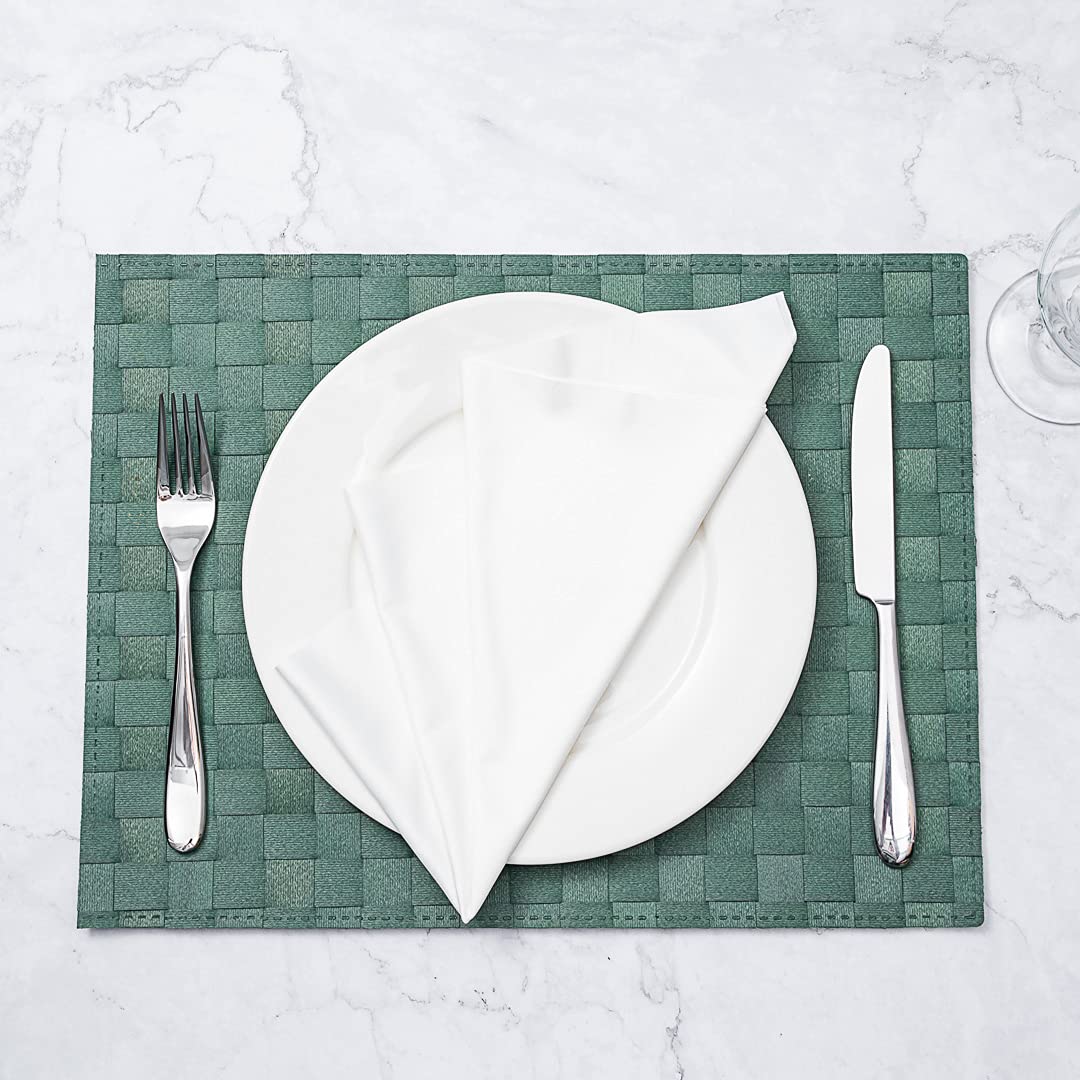 Restaurantware Macroweave 16 x 12 Inch Woven Placemats Set of 6 - Durable & Easy Clean Rectangle Table Mats for Dining Room, Kitchen, or Restaurant Use - Eco-Friendly Plastic Placemats for Everyday Meals & Entertaining