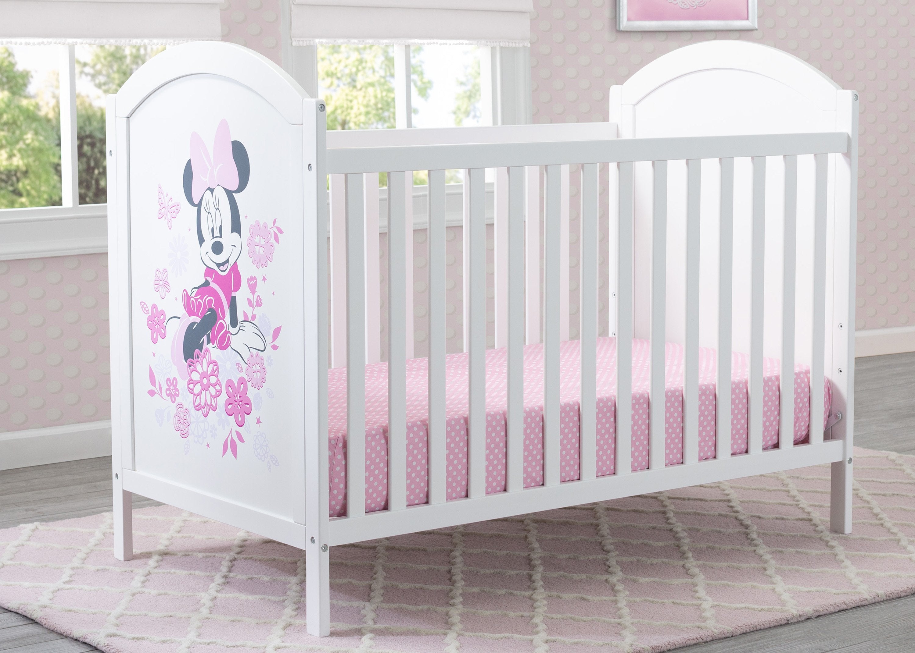 Minnie Mouse 4-in-1 Convertible Baby Crib - Nursery Furniture for Girls, Toddler Bed & Daybed - Perfect for Disney Themed Bedrooms & Baby Showers